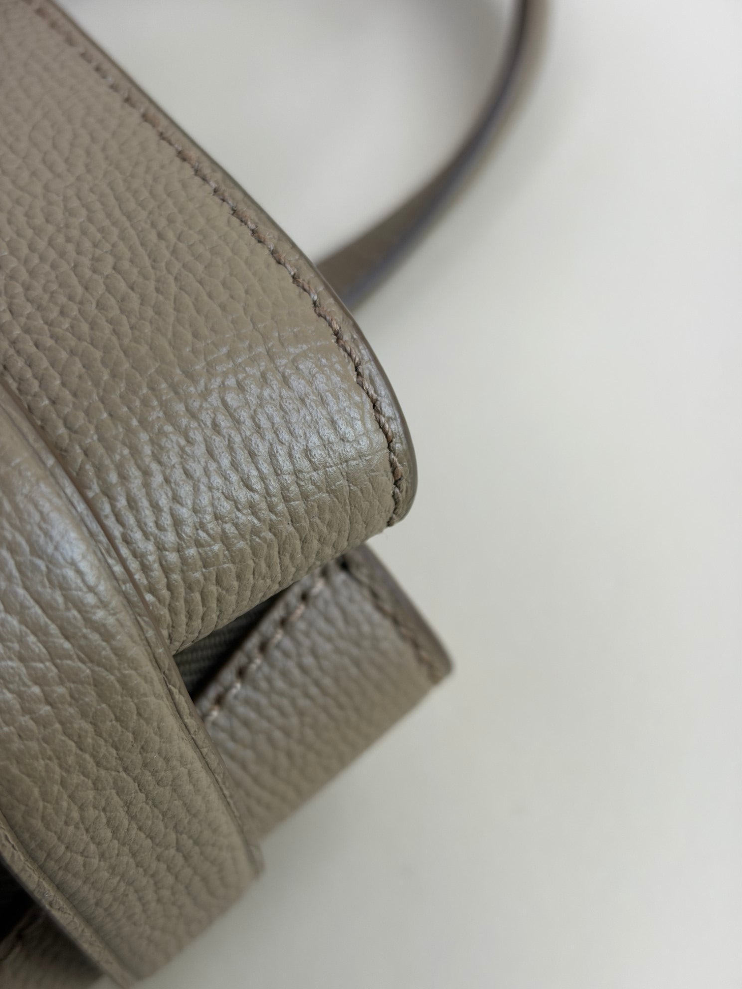 Burberry banner beige medium