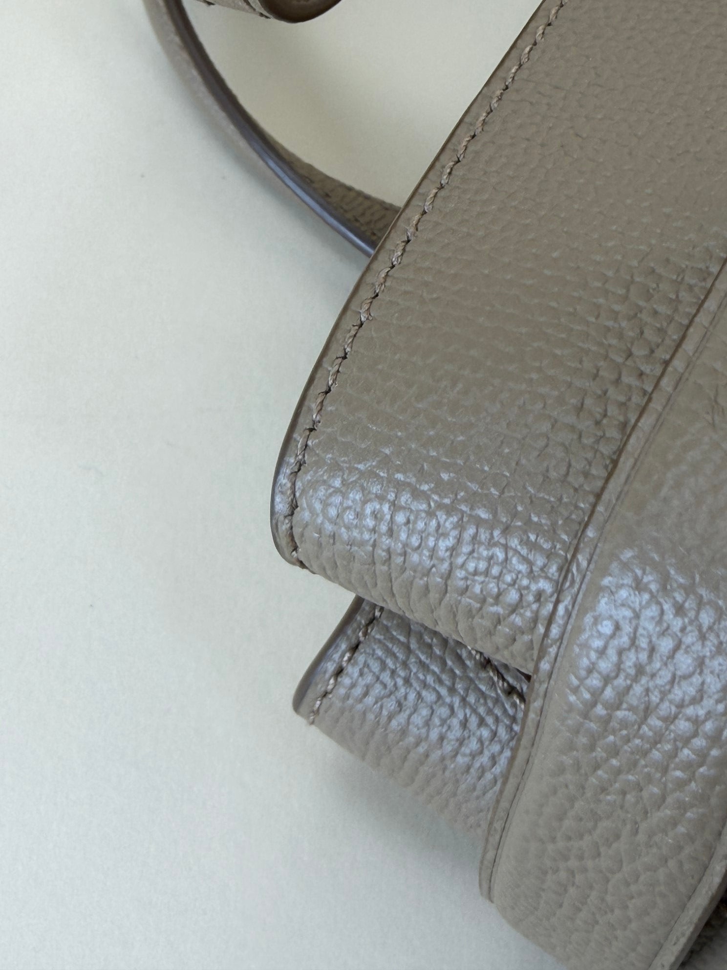 Burberry banner beige medium