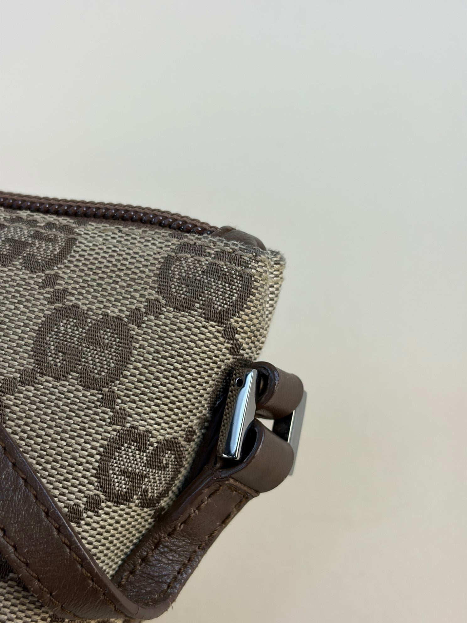 Gucci monogram boat pochette vintage gg beige mini