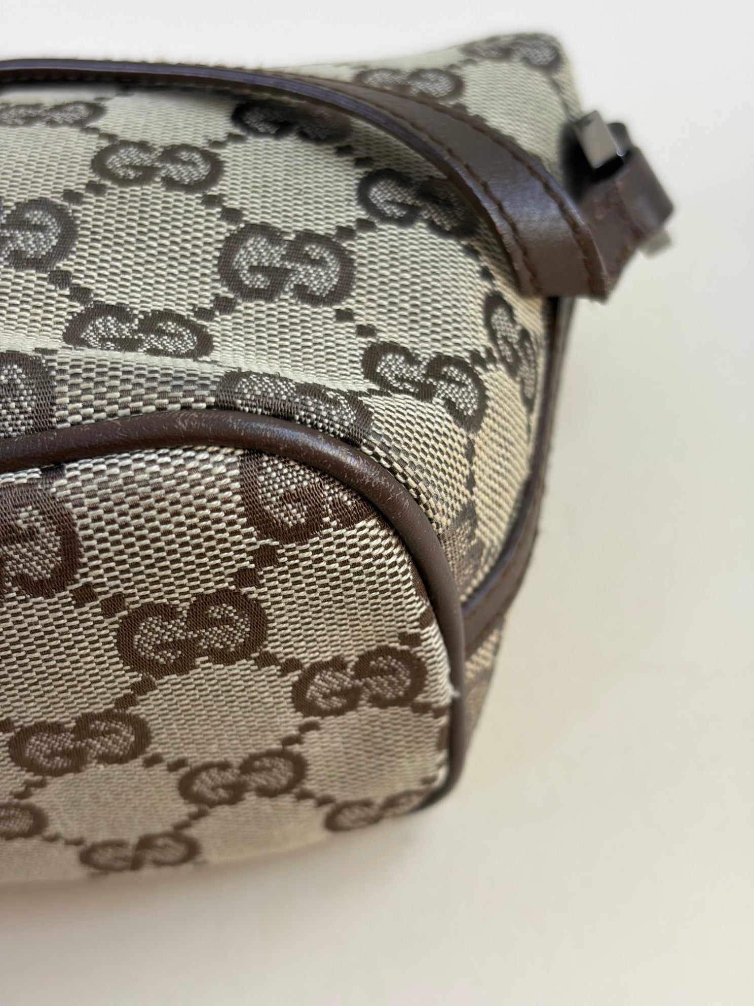 Gucci monogram boat pochette vintage gg beige mini