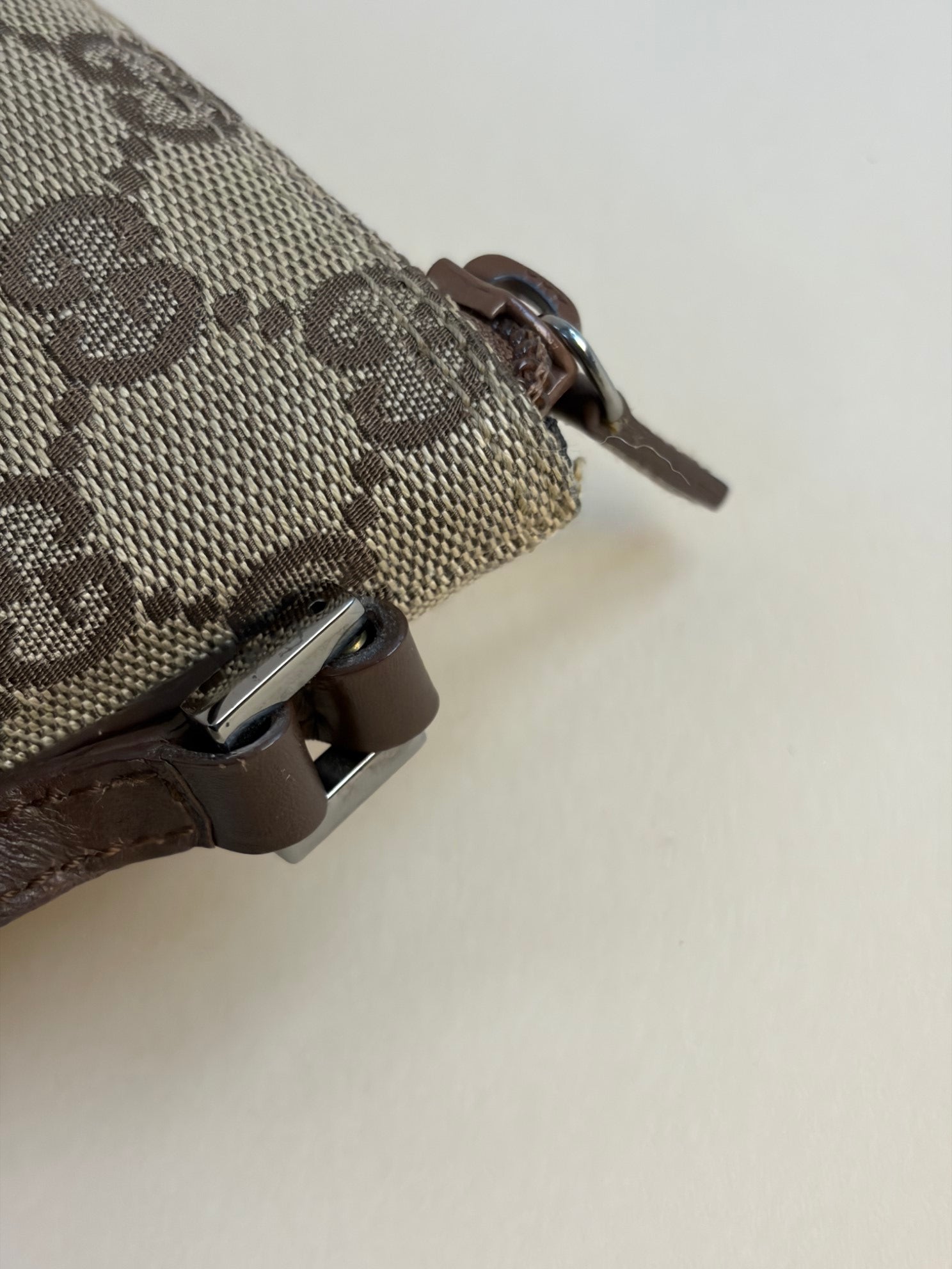 Gucci monogram boat pochette vintage gg beige mini