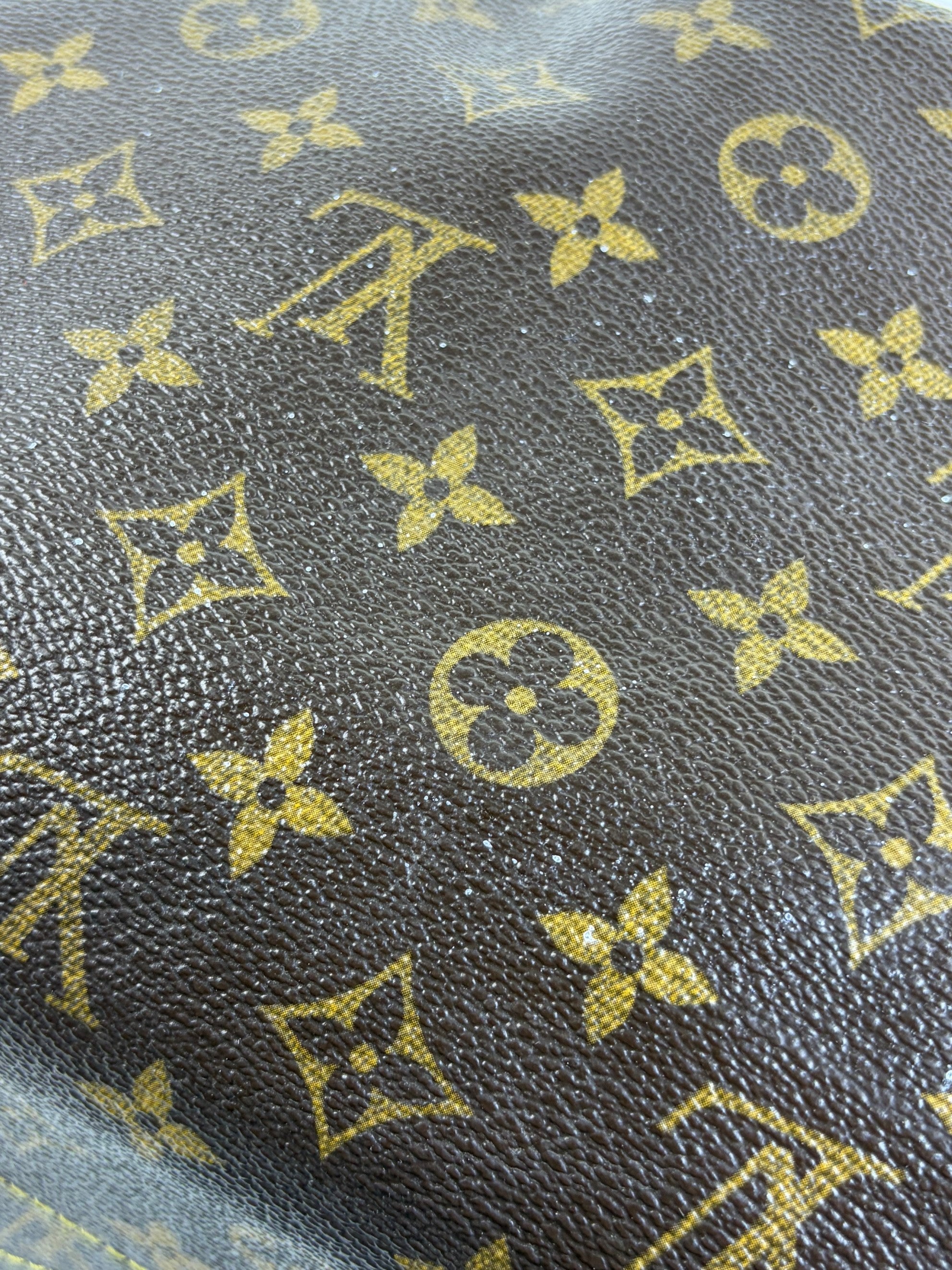 Louis Vuitton Monogram canvas Tivoli gm tote bag