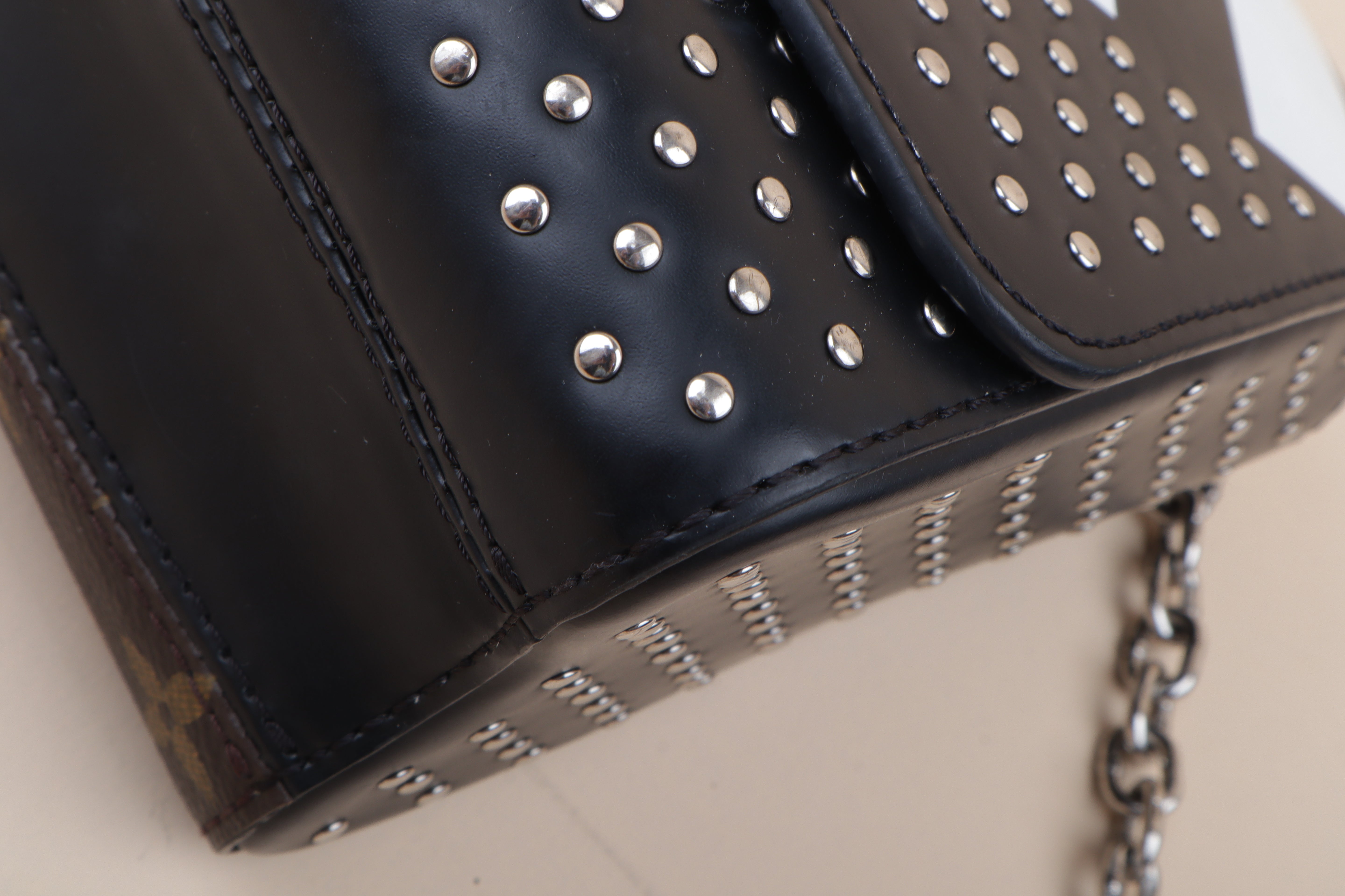 Louis Vuitton Monogram Twist Print MM Bag