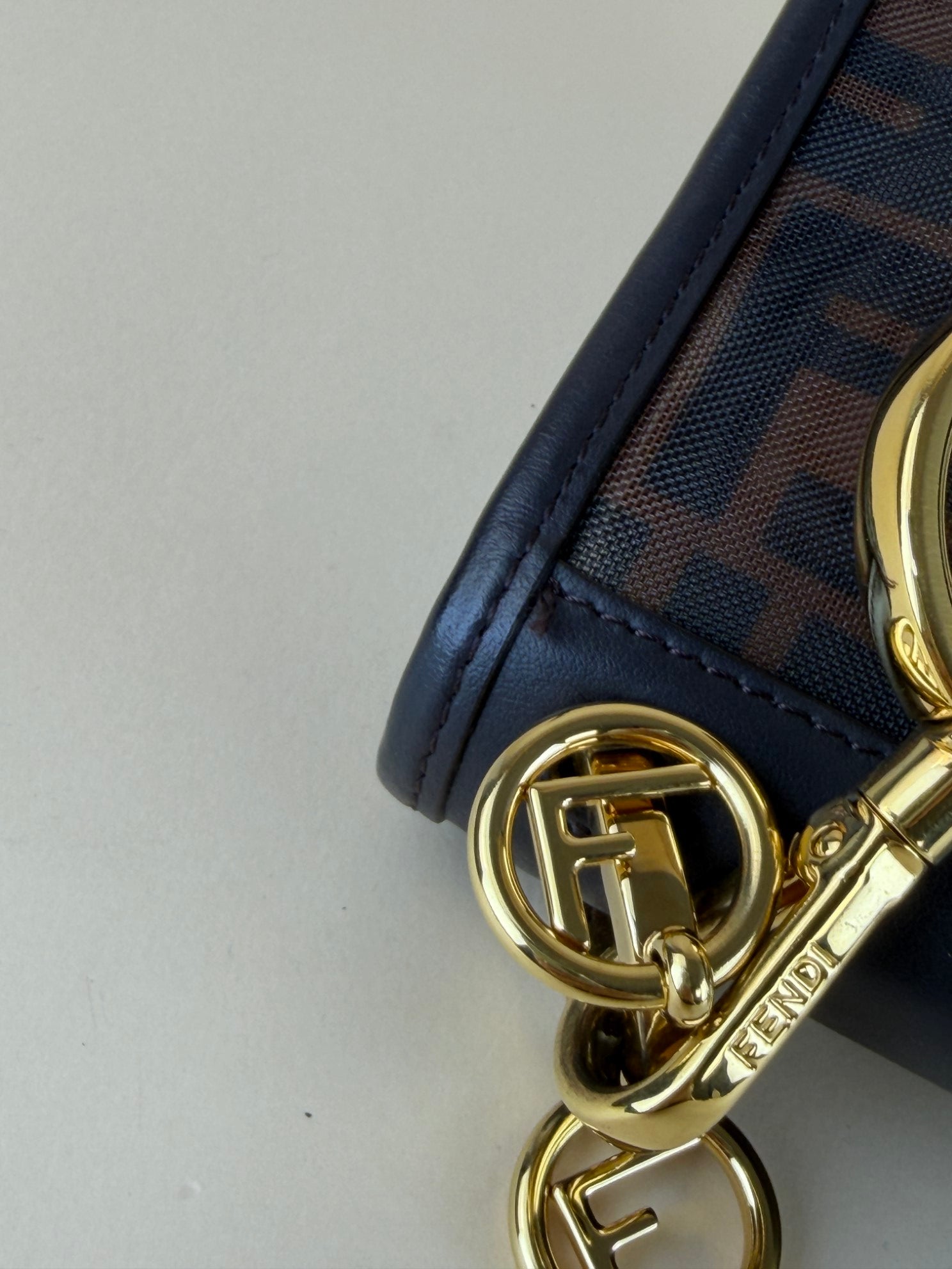 FENDI kan i brown ff mesh and leather shoulder bag