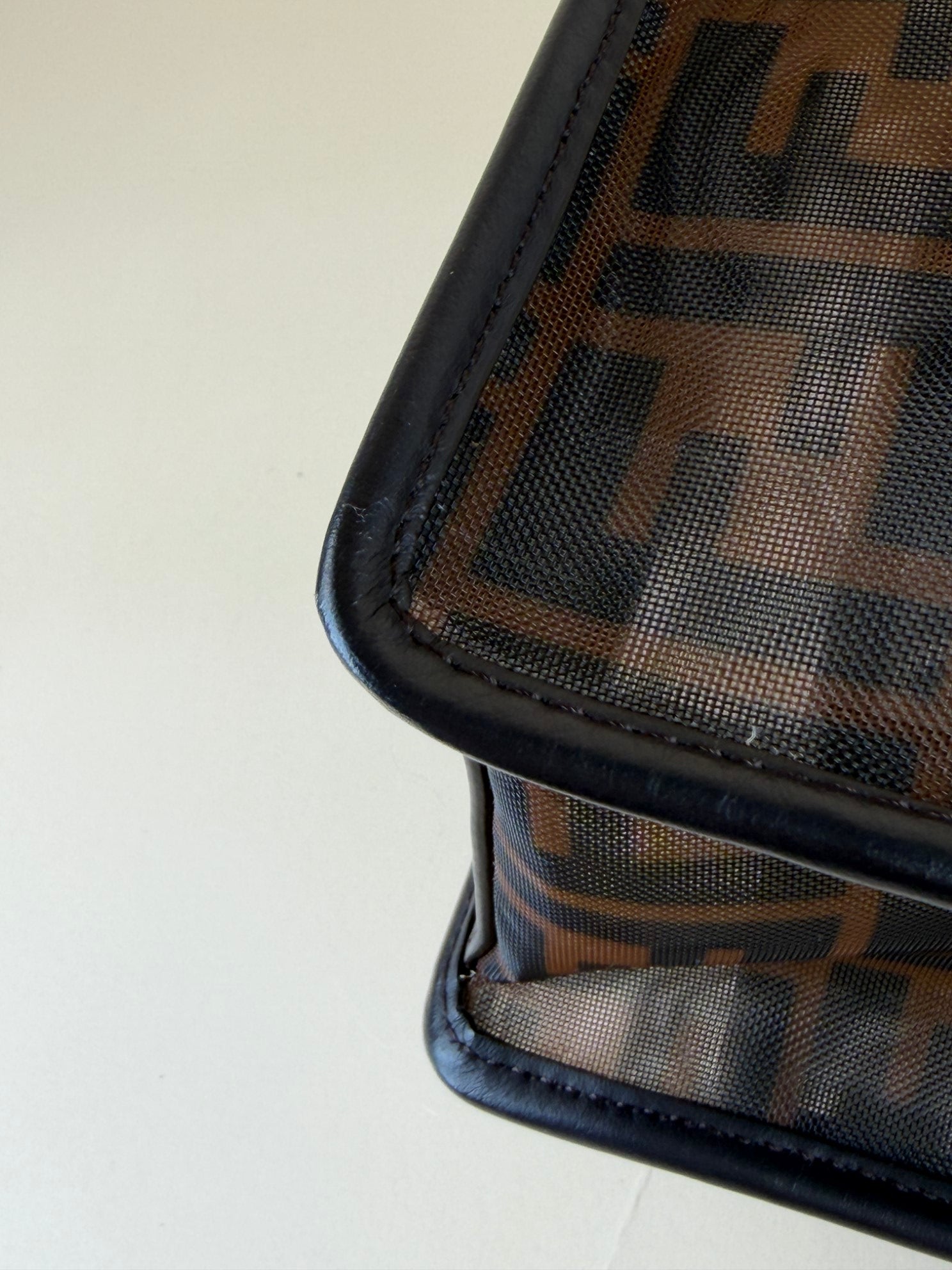 FENDI kan i brown ff mesh and leather shoulder bag