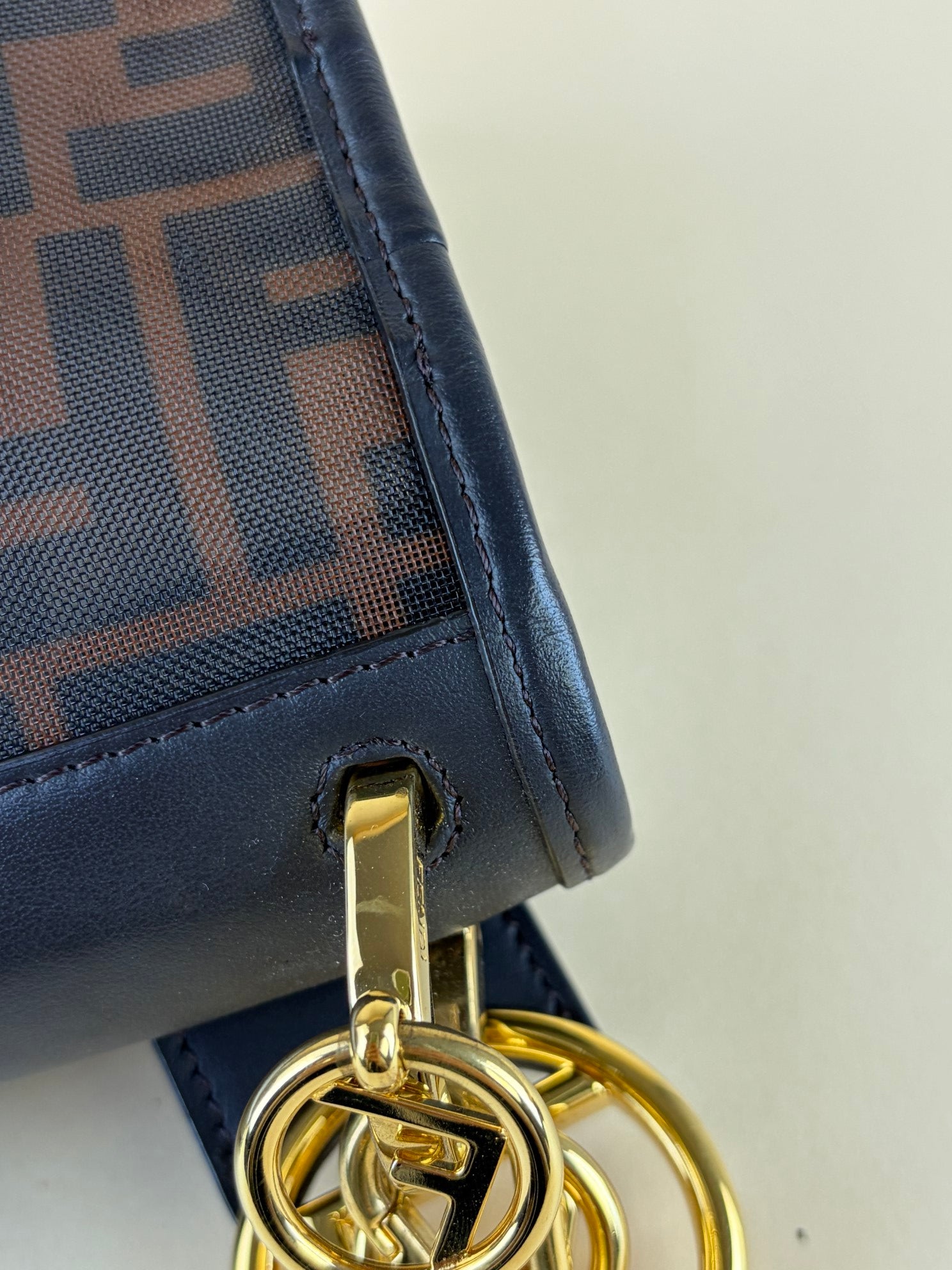 FENDI kan i brown ff mesh and leather shoulder bag