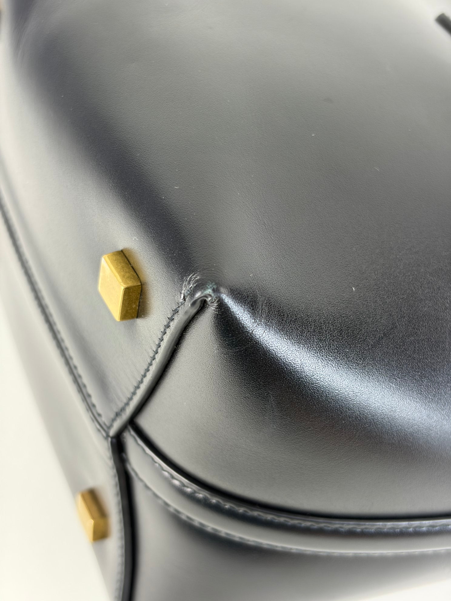 YSL black calfskin shiny leather le 37 small bucket bag
