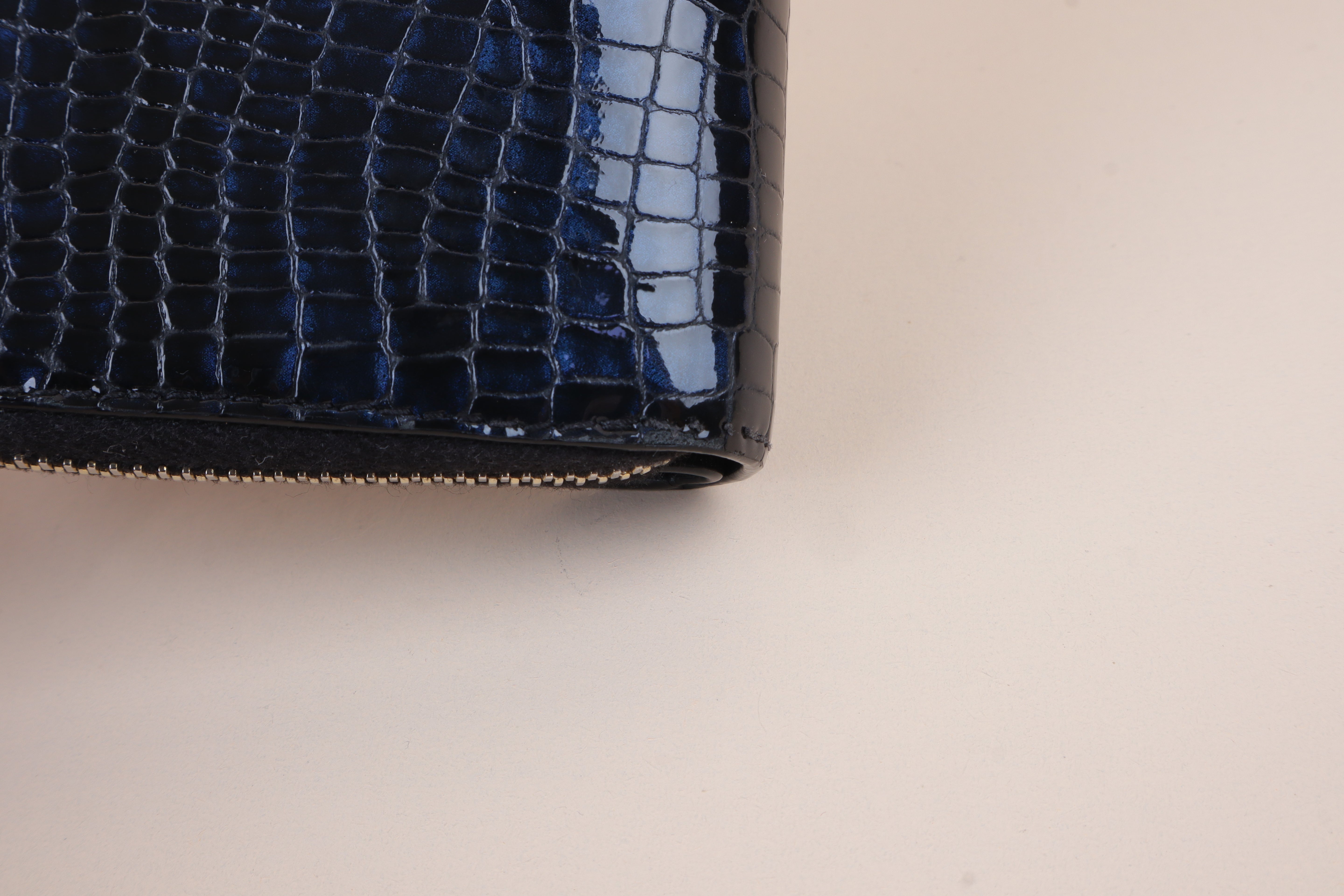 YSL WALLET CROCODILE Embossed BLACK