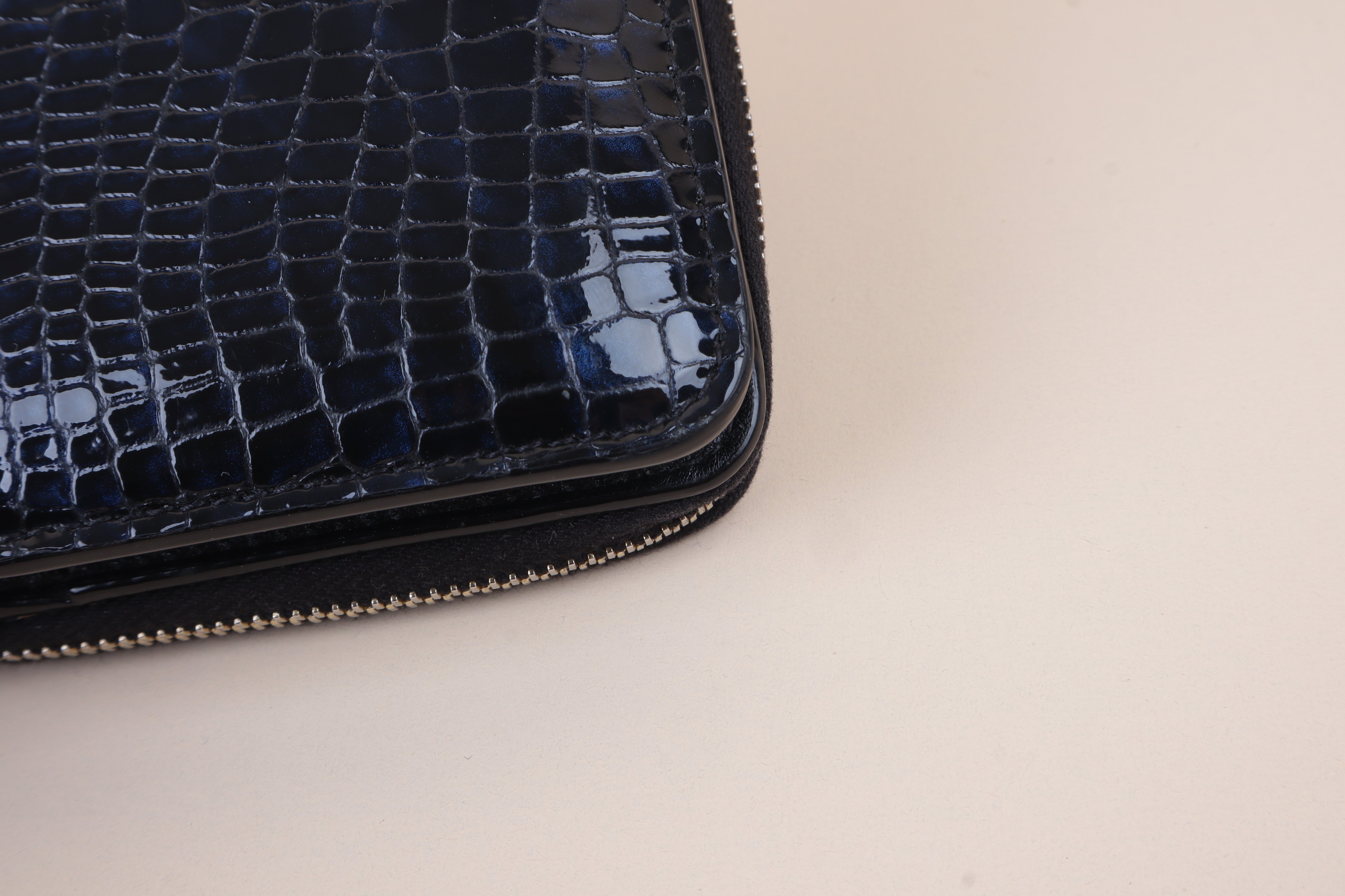 YSL WALLET CROCODILE Embossed BLACK