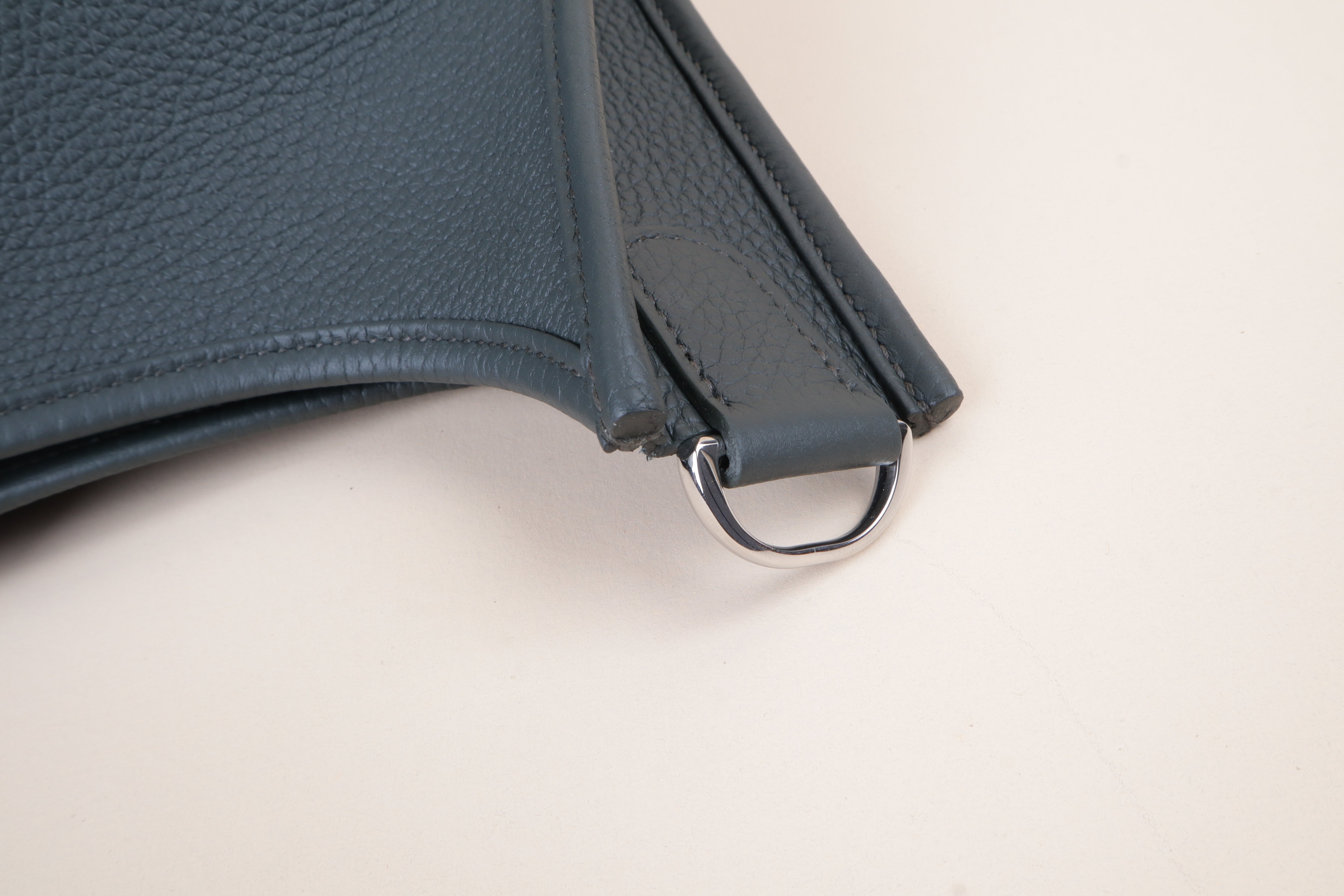 Hermes Evelyne III 29 CLEMENCE LEATHER, VERT MANGROVE