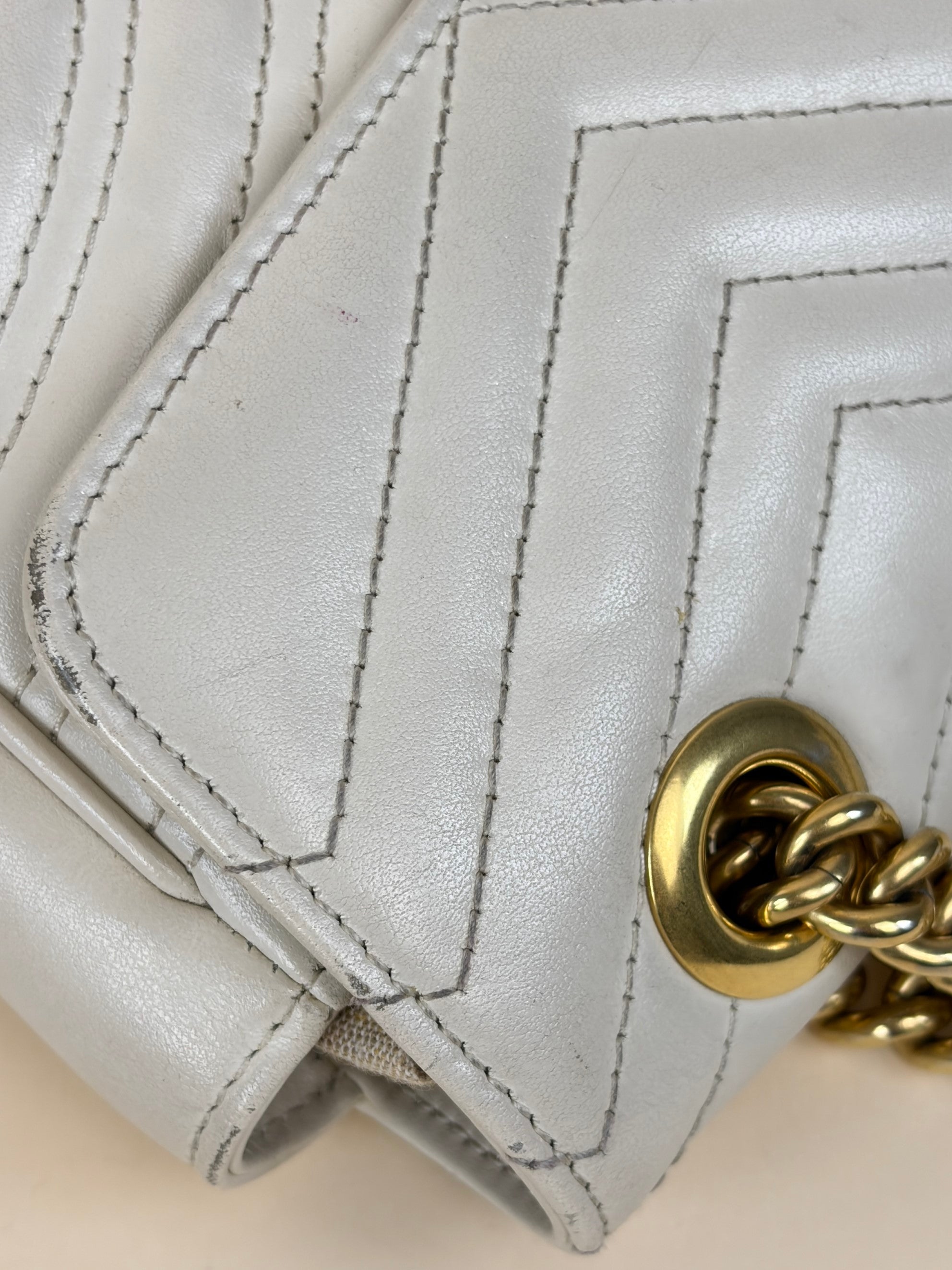 Gucci of white GG Marmont small Shoulder Bag