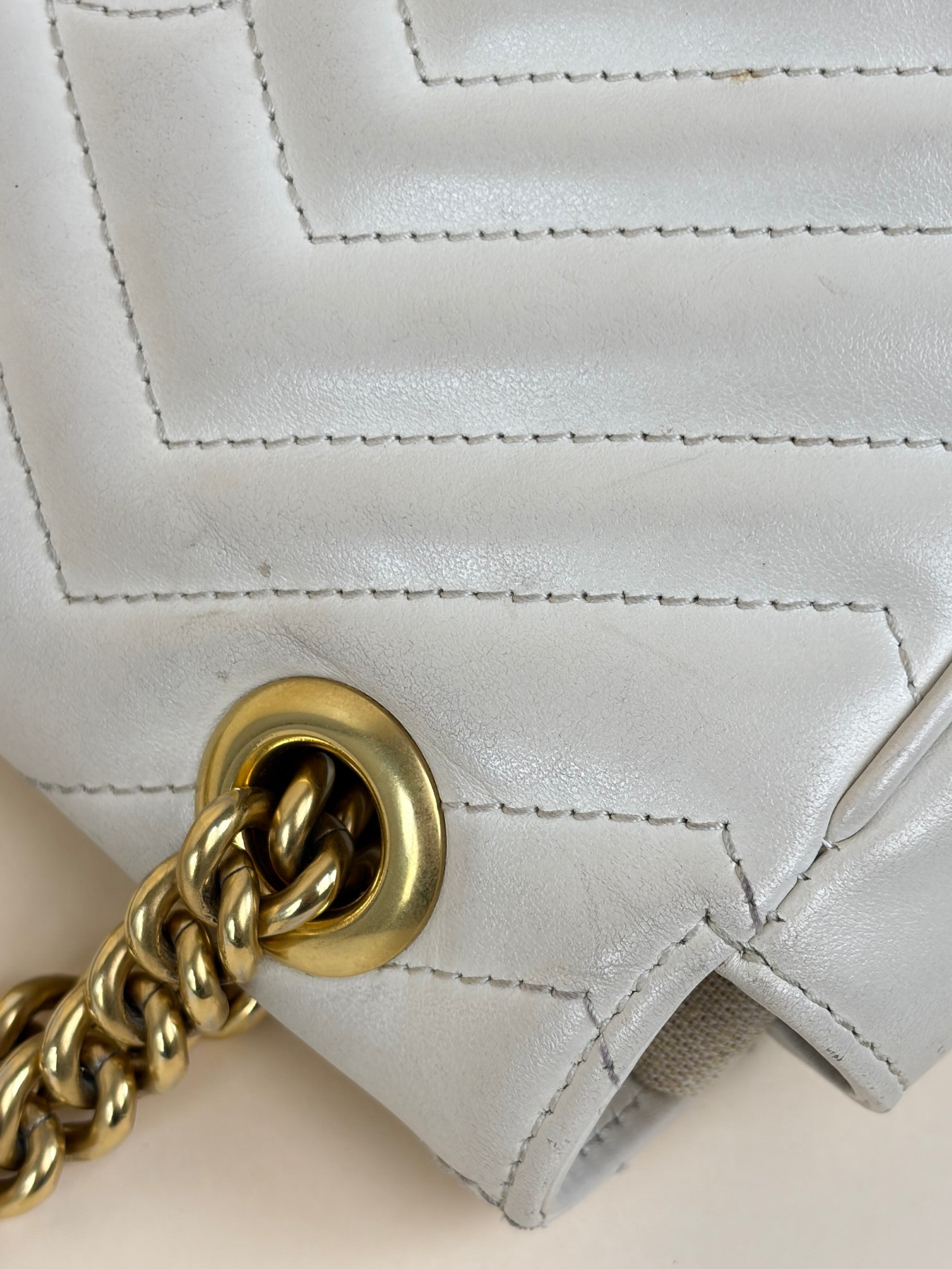 Gucci of white GG Marmont small Shoulder Bag