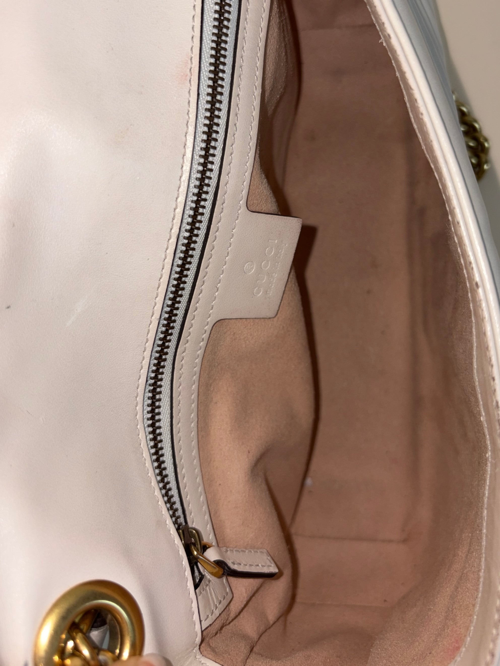 Gucci of white GG Marmont small Shoulder Bag