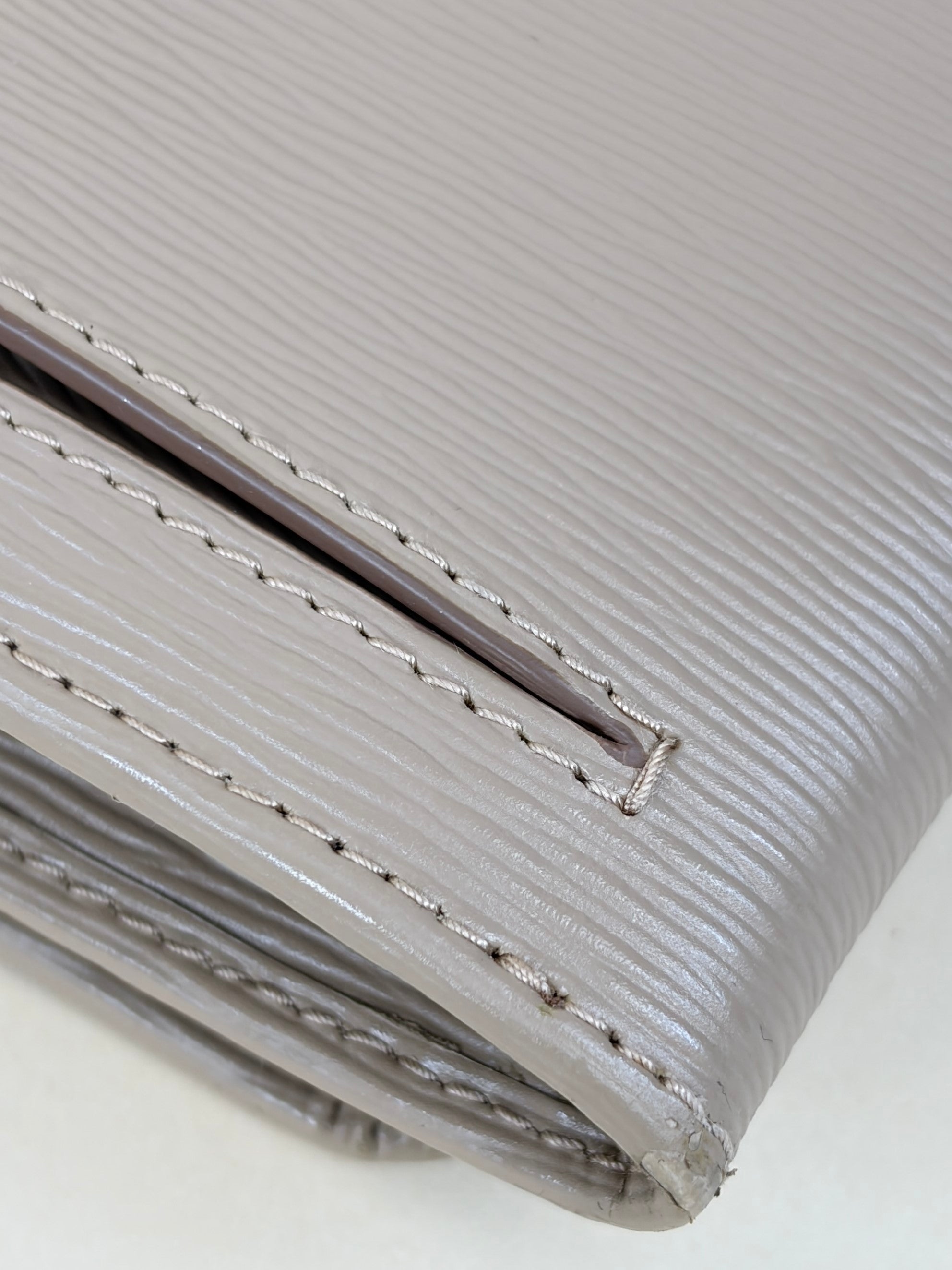 Prada Cammeo vitello move leather continental wallet