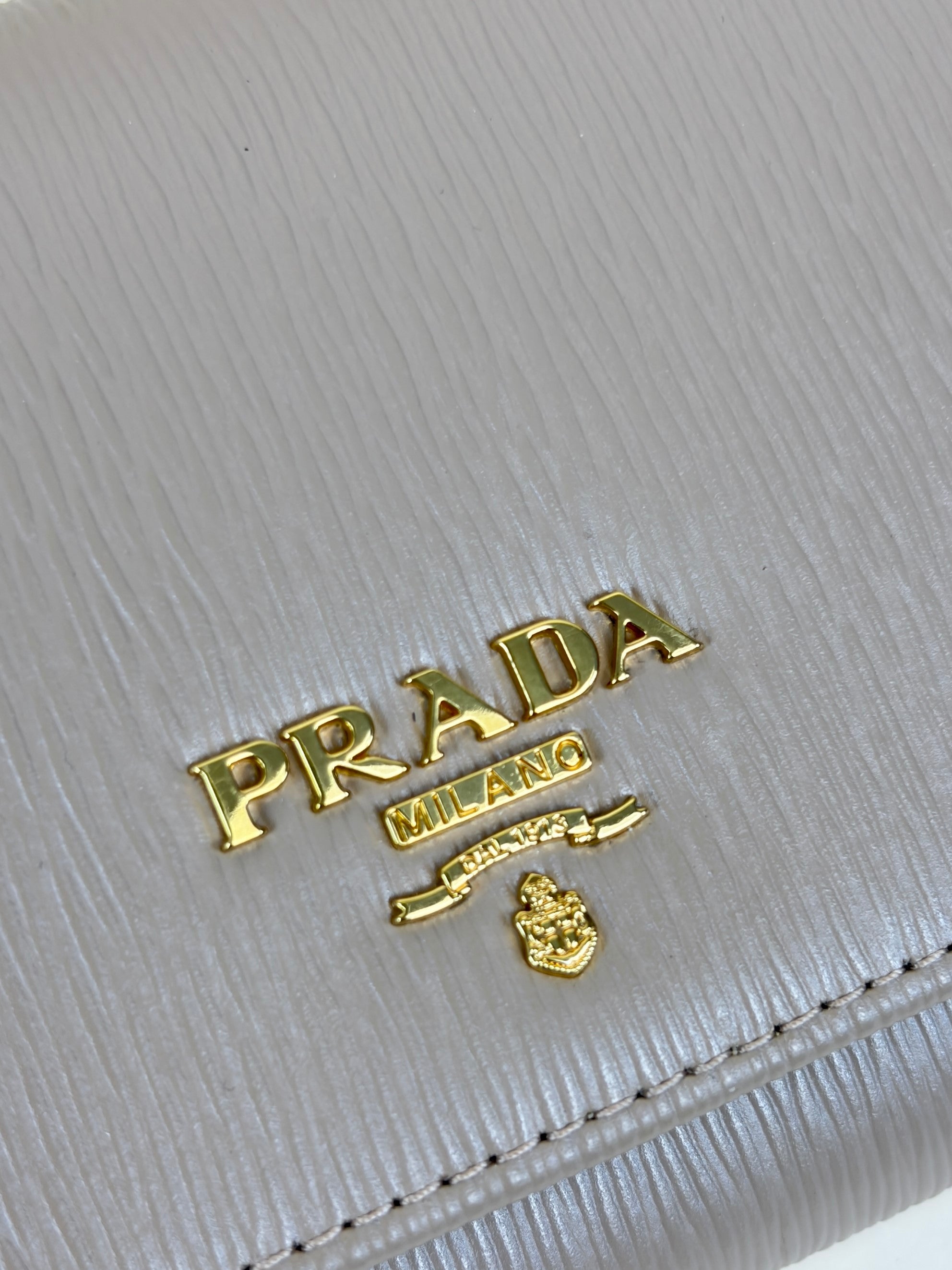 Prada Cammeo vitello move leather continental wallet