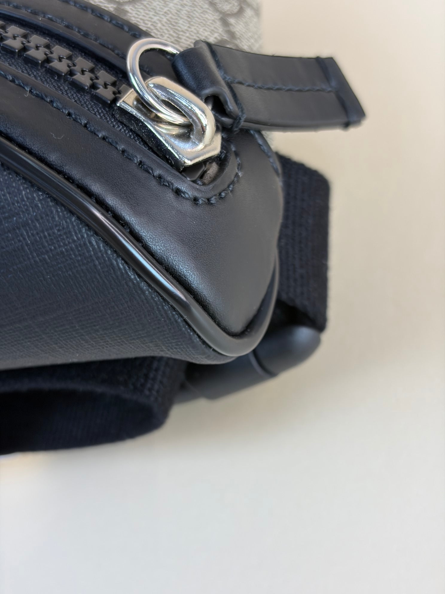 Gucci Bicolor GG Supreme Monogram Large Belt Bag