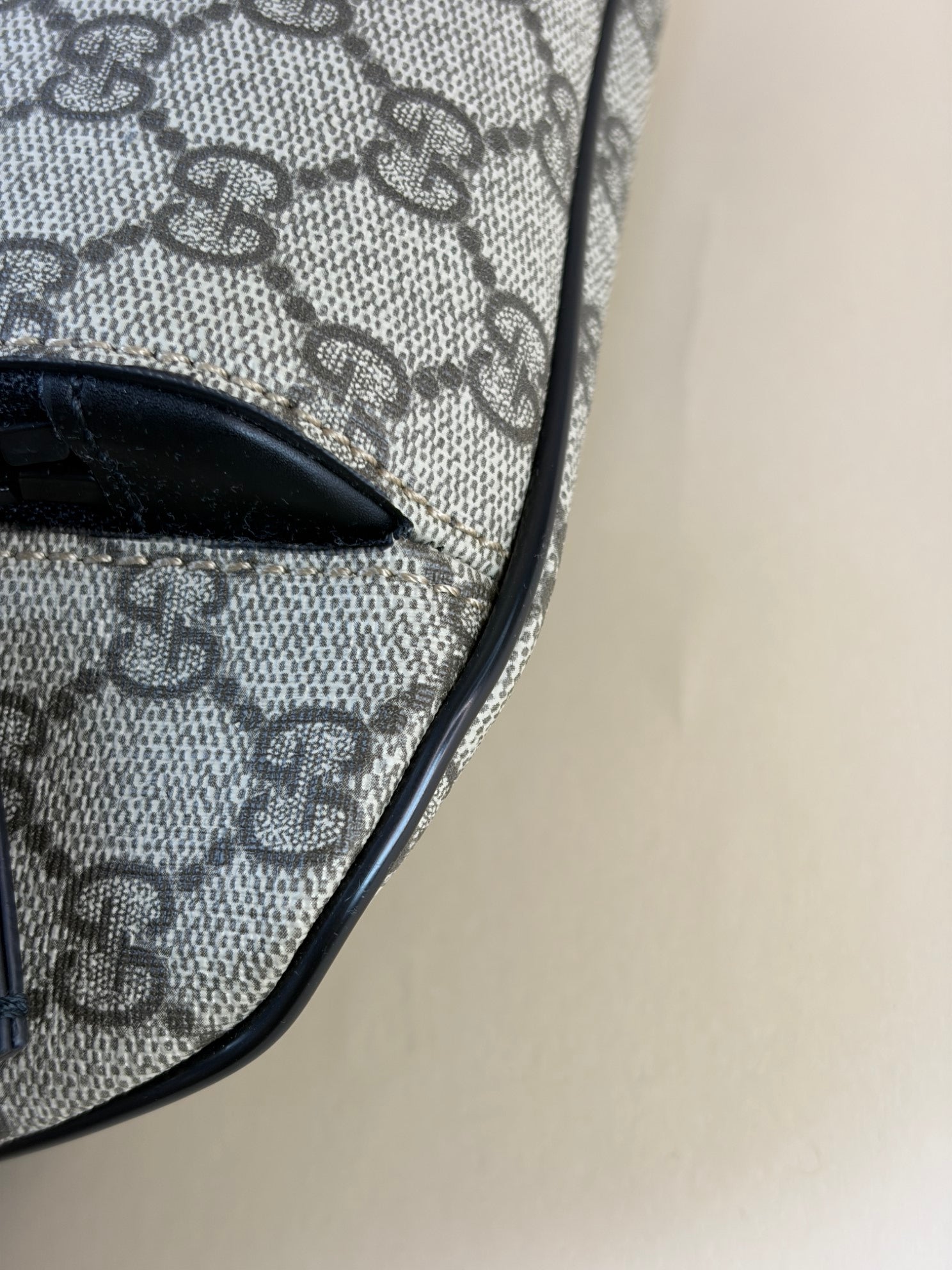 Gucci Bicolor GG Supreme Monogram Large Belt Bag