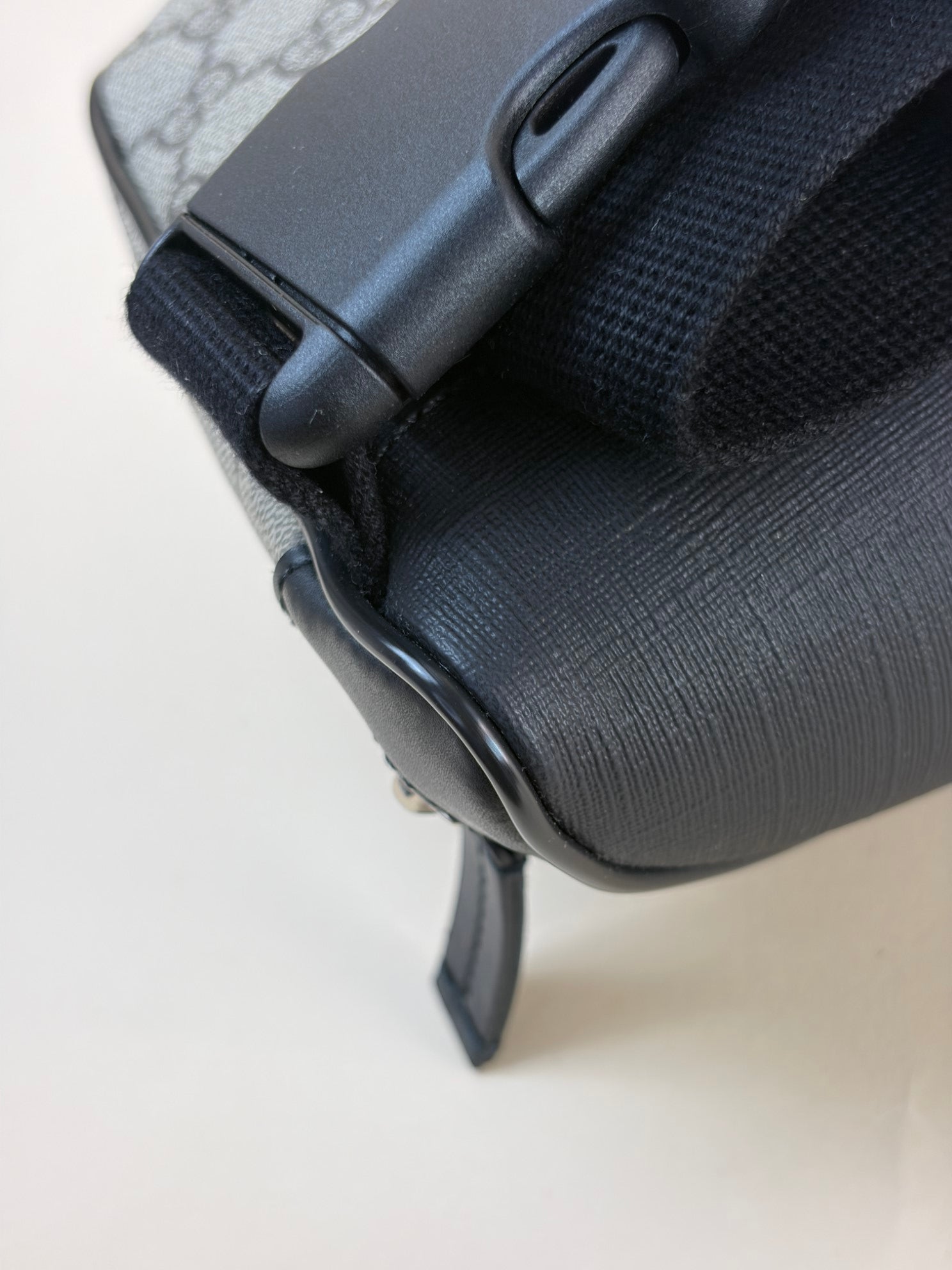 Gucci Bicolor GG Supreme Monogram Large Belt Bag