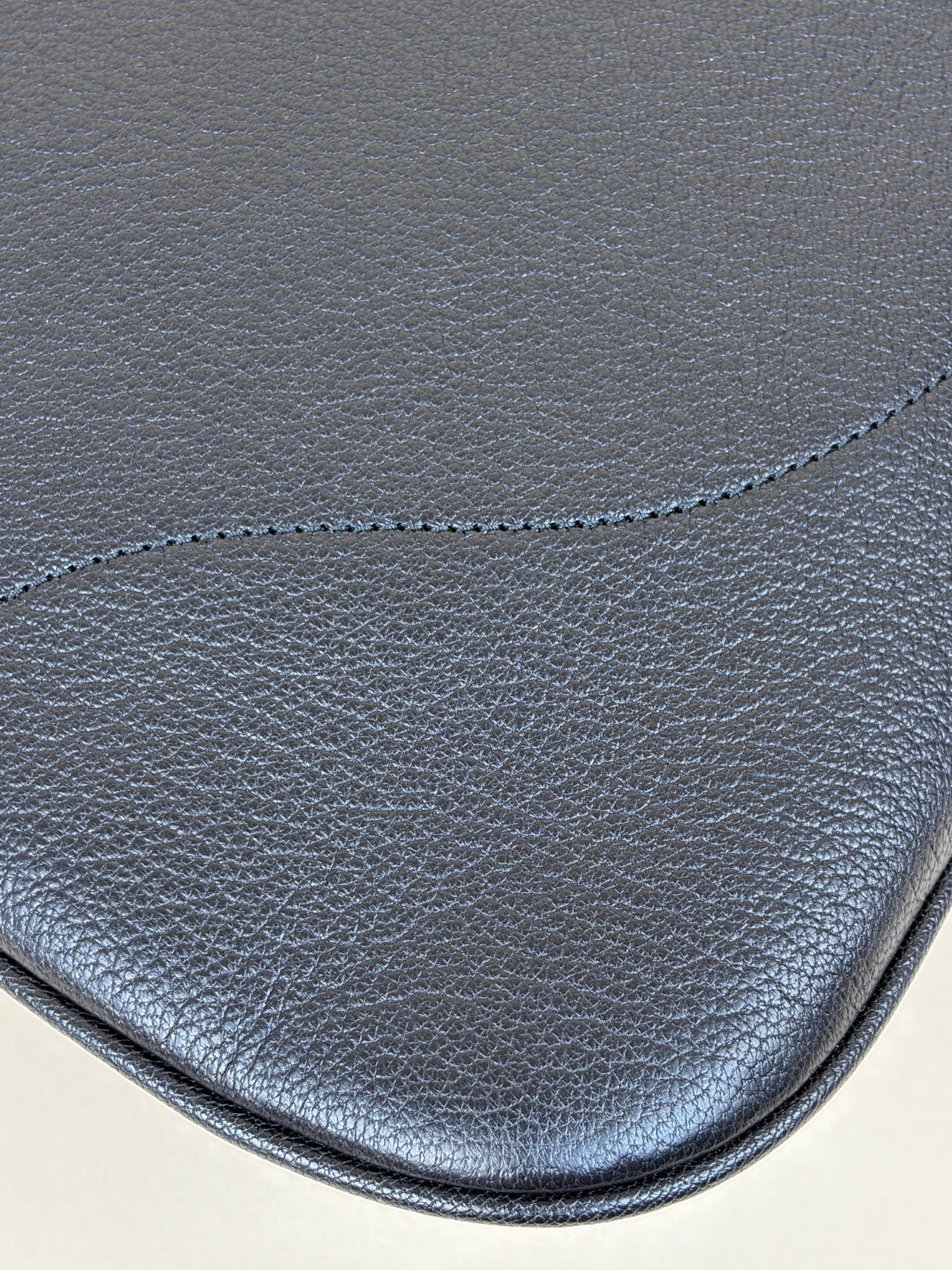 Gucci Black Aphrodite Large Shoulder Bag with Strap