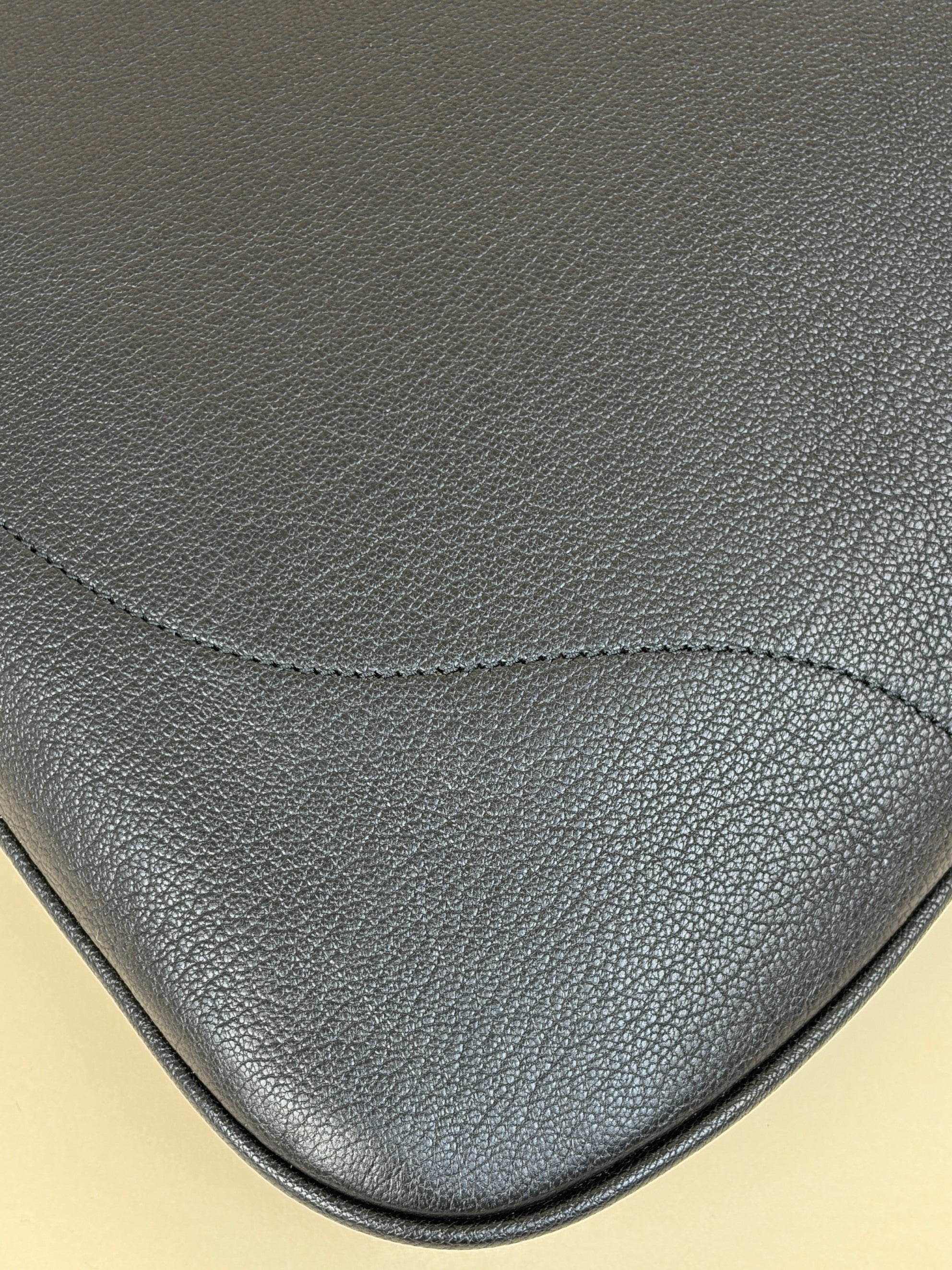 Gucci Black Aphrodite Large Shoulder Bag with Strap