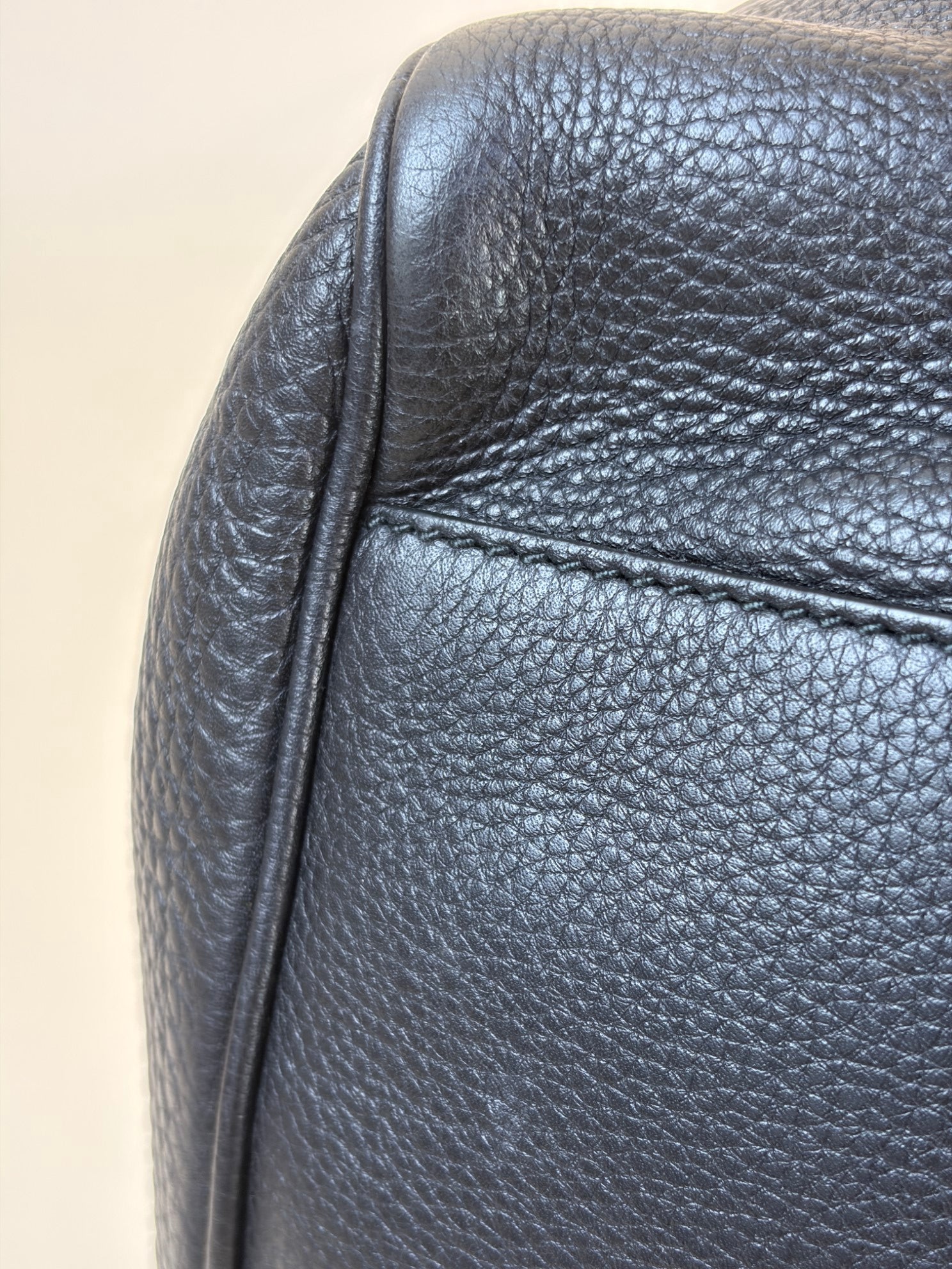 Gucci black pebbled Emily chain large shoulder