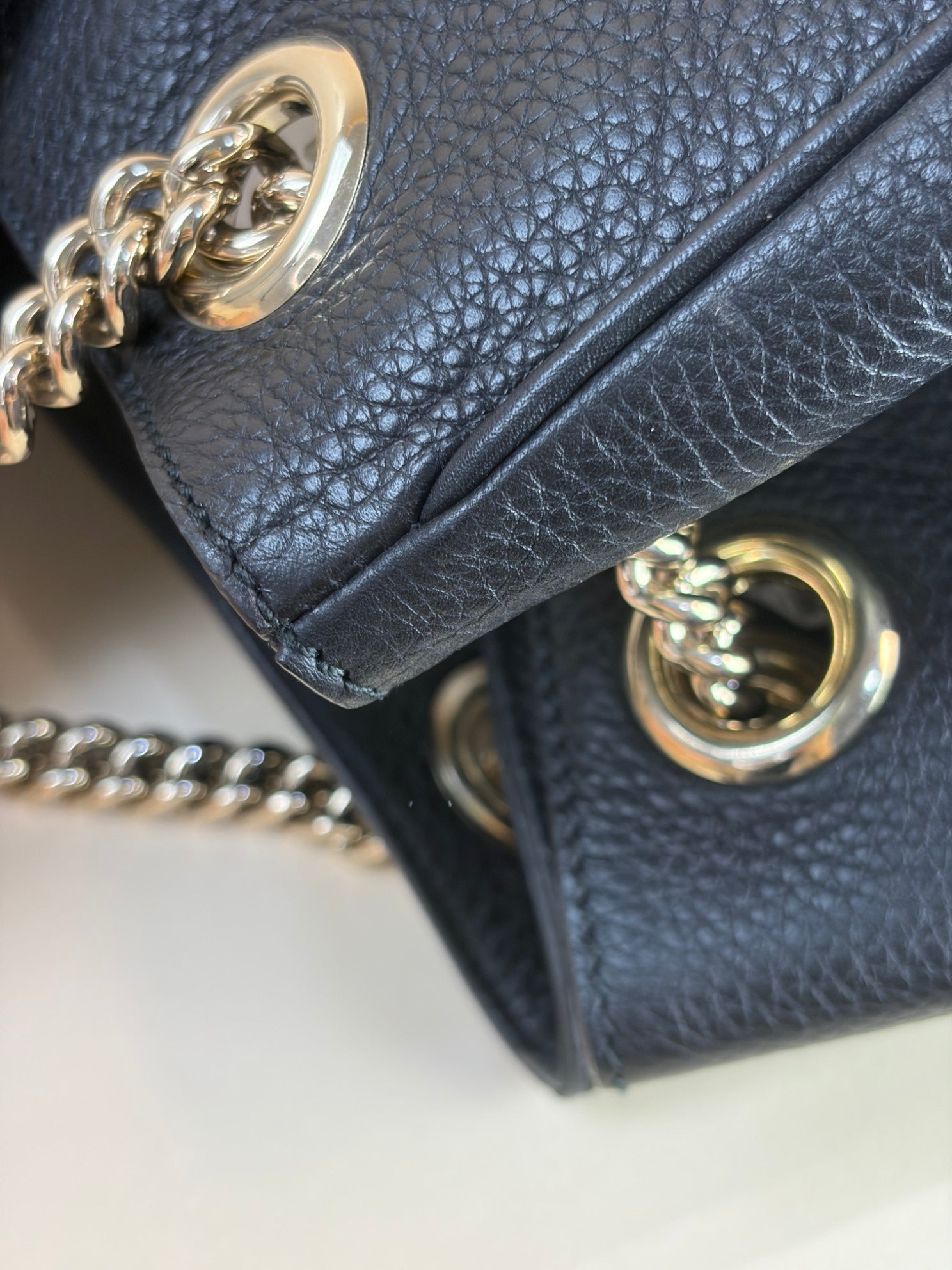 Gucci black pebbled Emily chain large shoulder