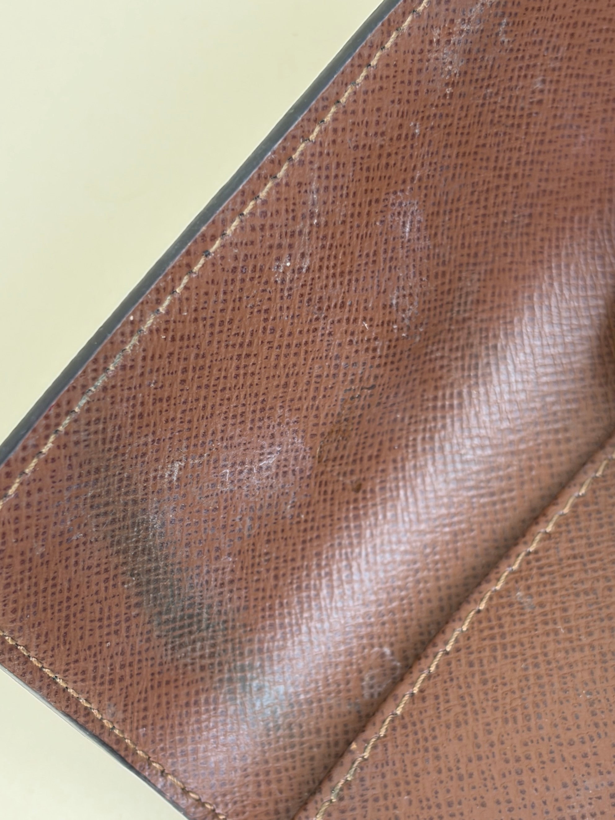 Louis Vuitton Monogram 6 Keys Holder Case