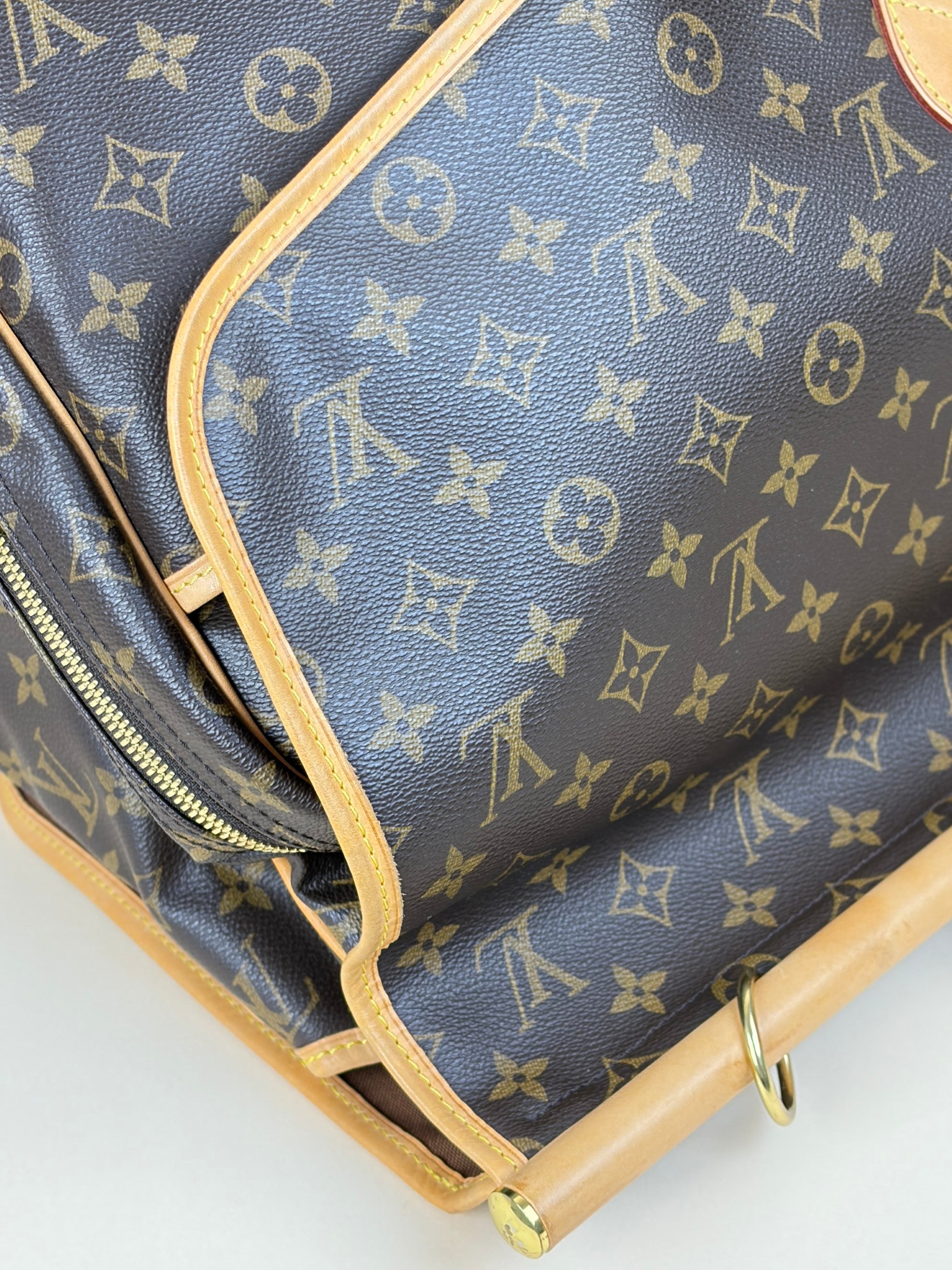 louis Vuitton euro monogram canvas sac chasse haunting travel bag