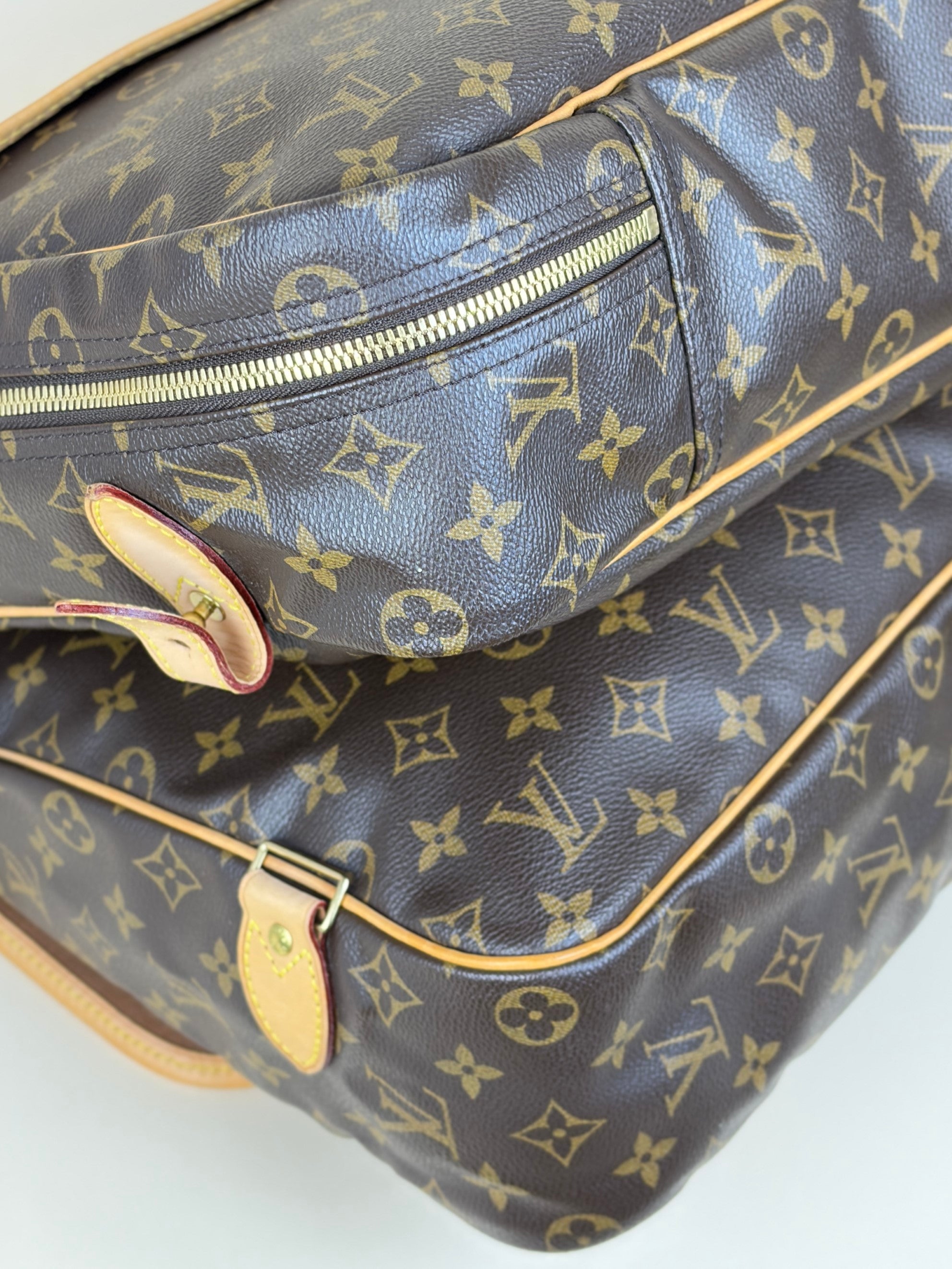 louis Vuitton euro monogram canvas sac chasse haunting travel bag