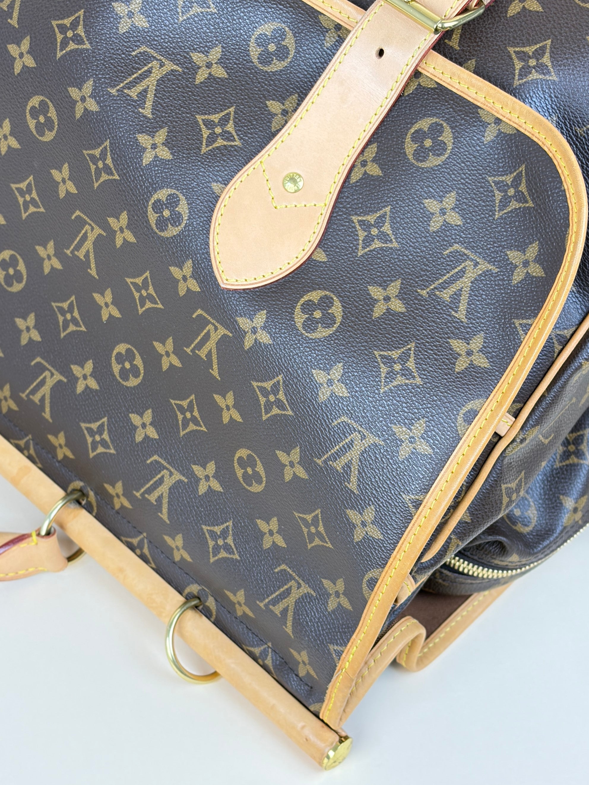louis Vuitton euro monogram canvas sac chasse haunting travel bag