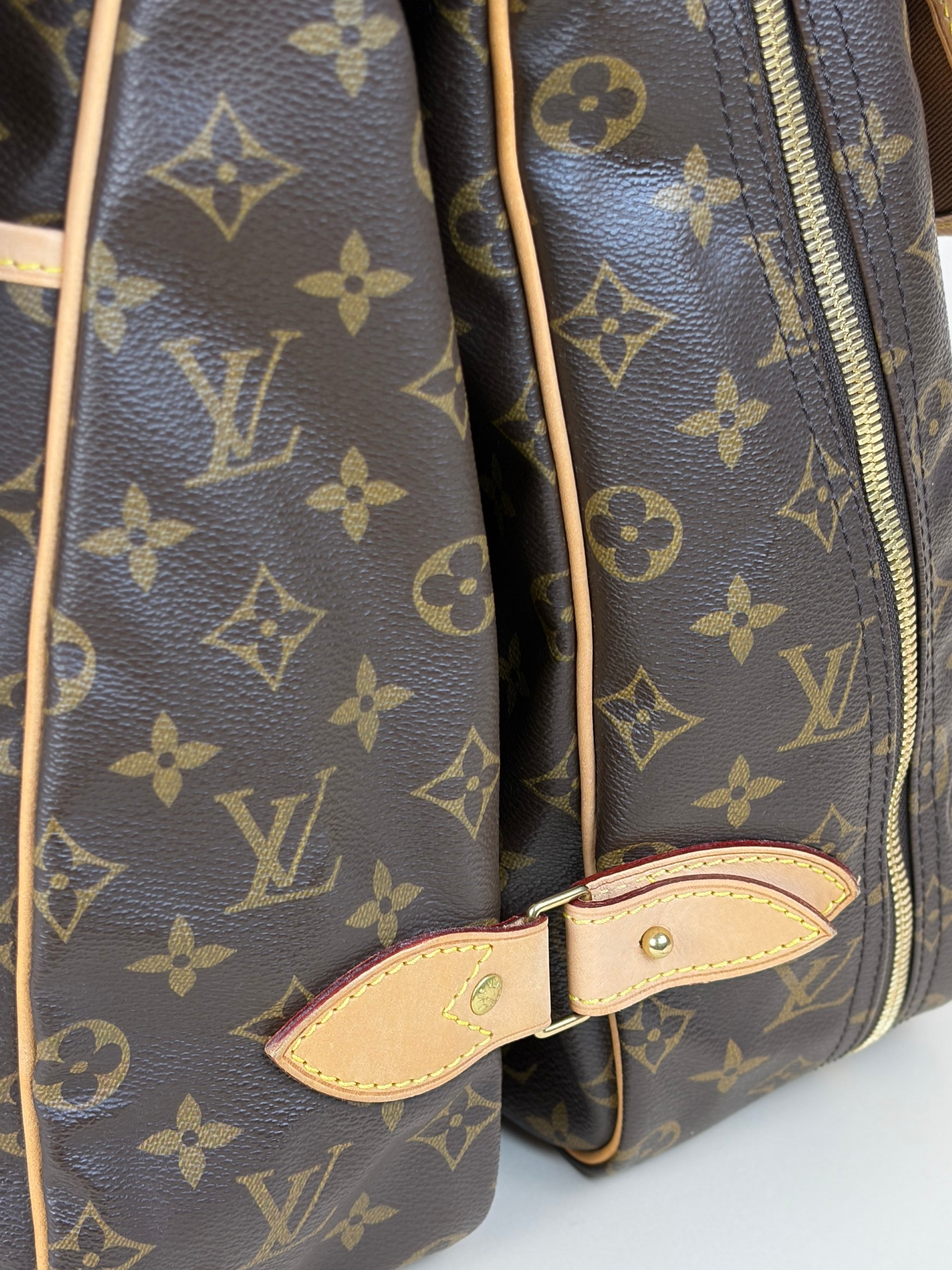 louis Vuitton euro monogram canvas sac chasse haunting travel bag
