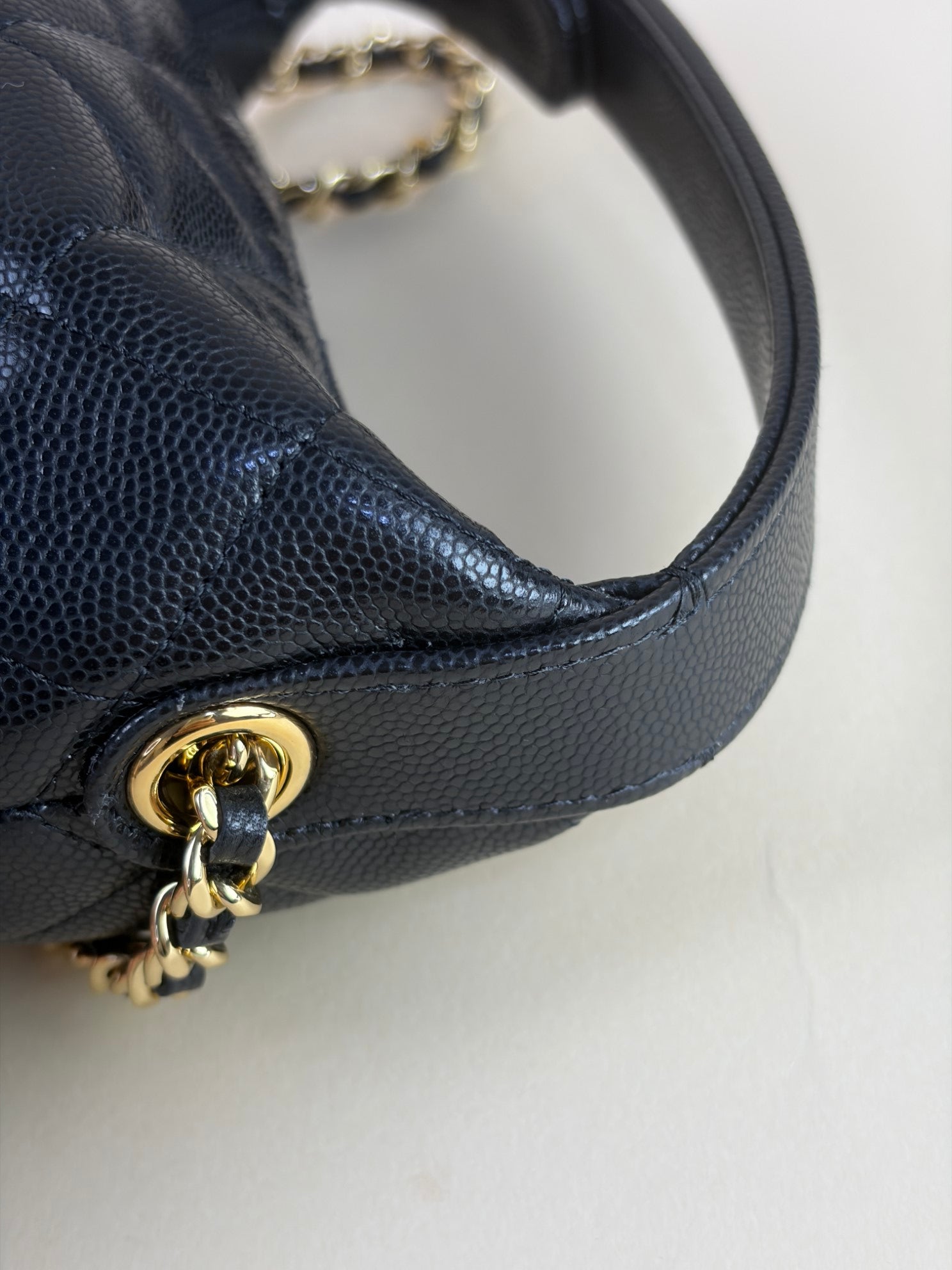 CHANEL caviar quilted hobo clutch with chain