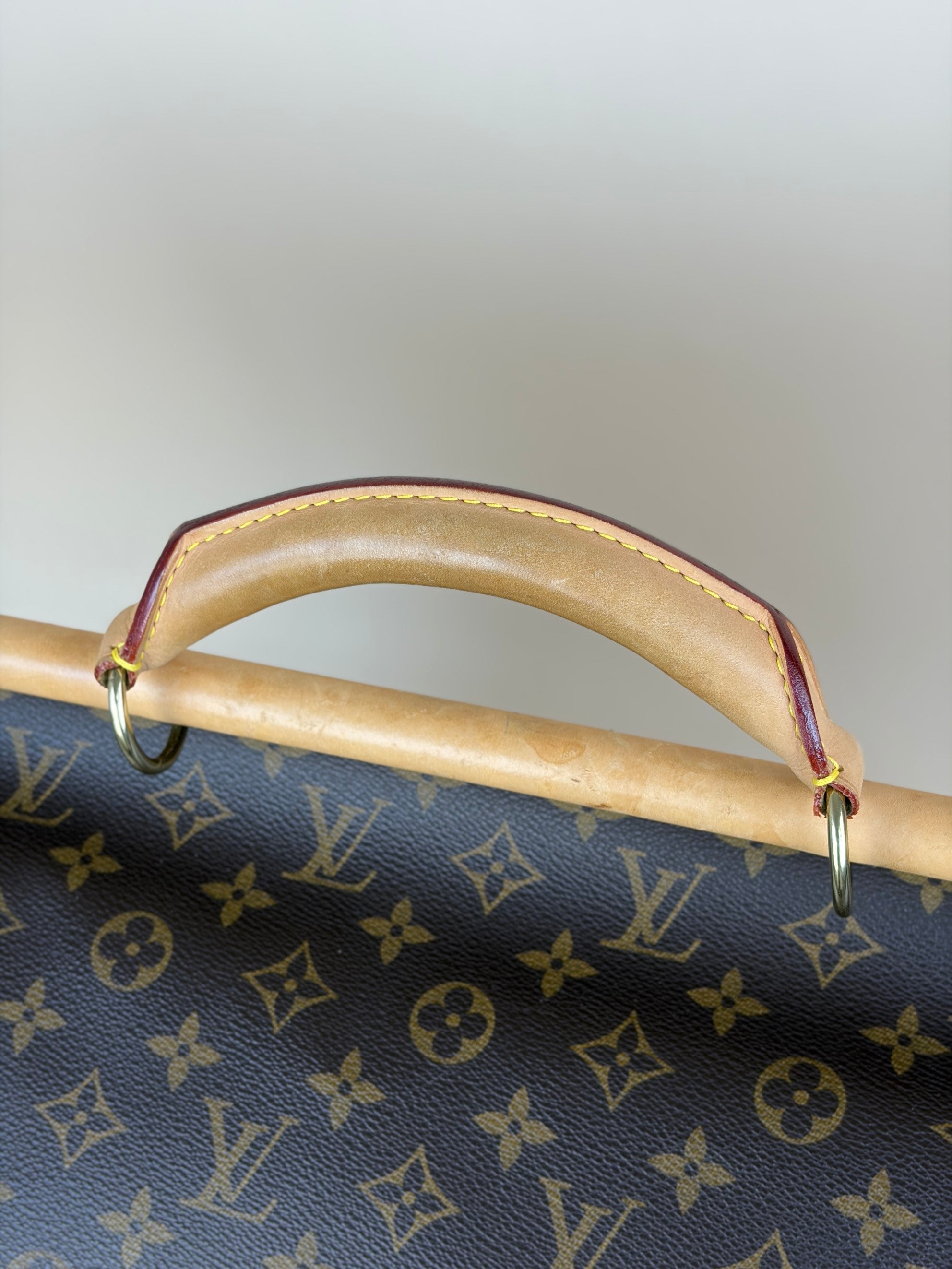 louis Vuitton euro monogram canvas sac chasse haunting travel bag