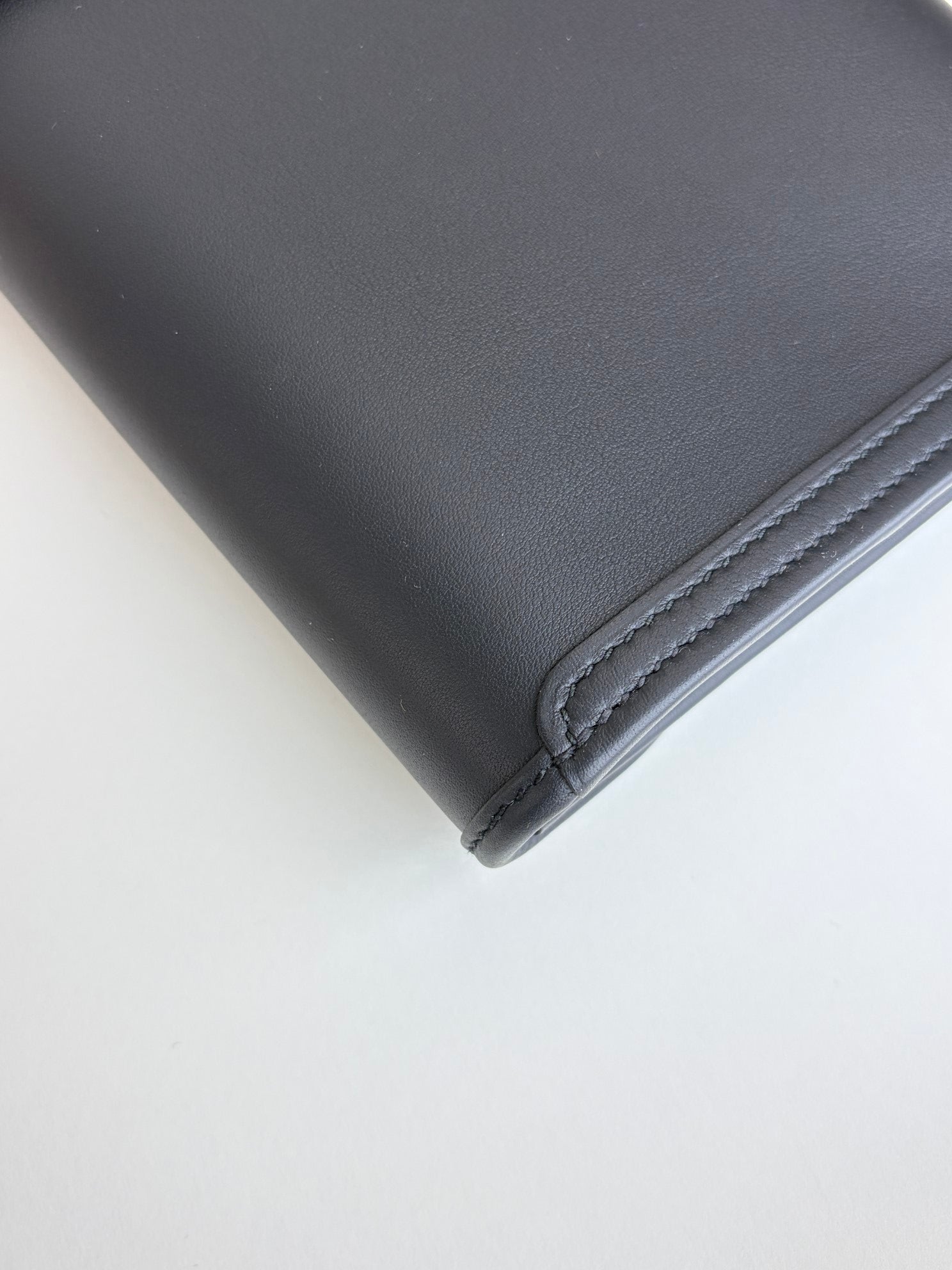 Hermes noir swift tige elan 29 clutch