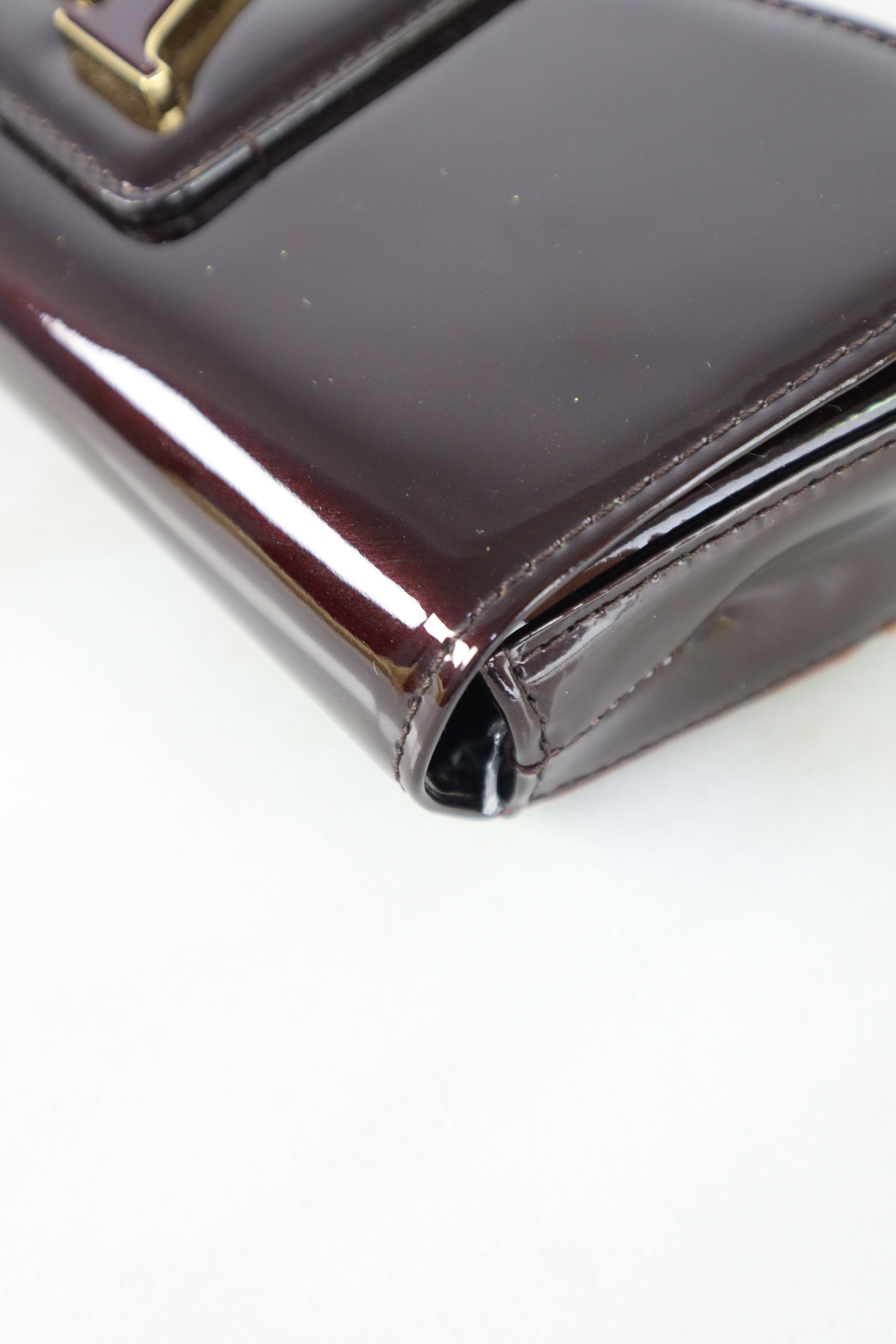 Louis Vuitton Amarante Vernis Sobe Clutch