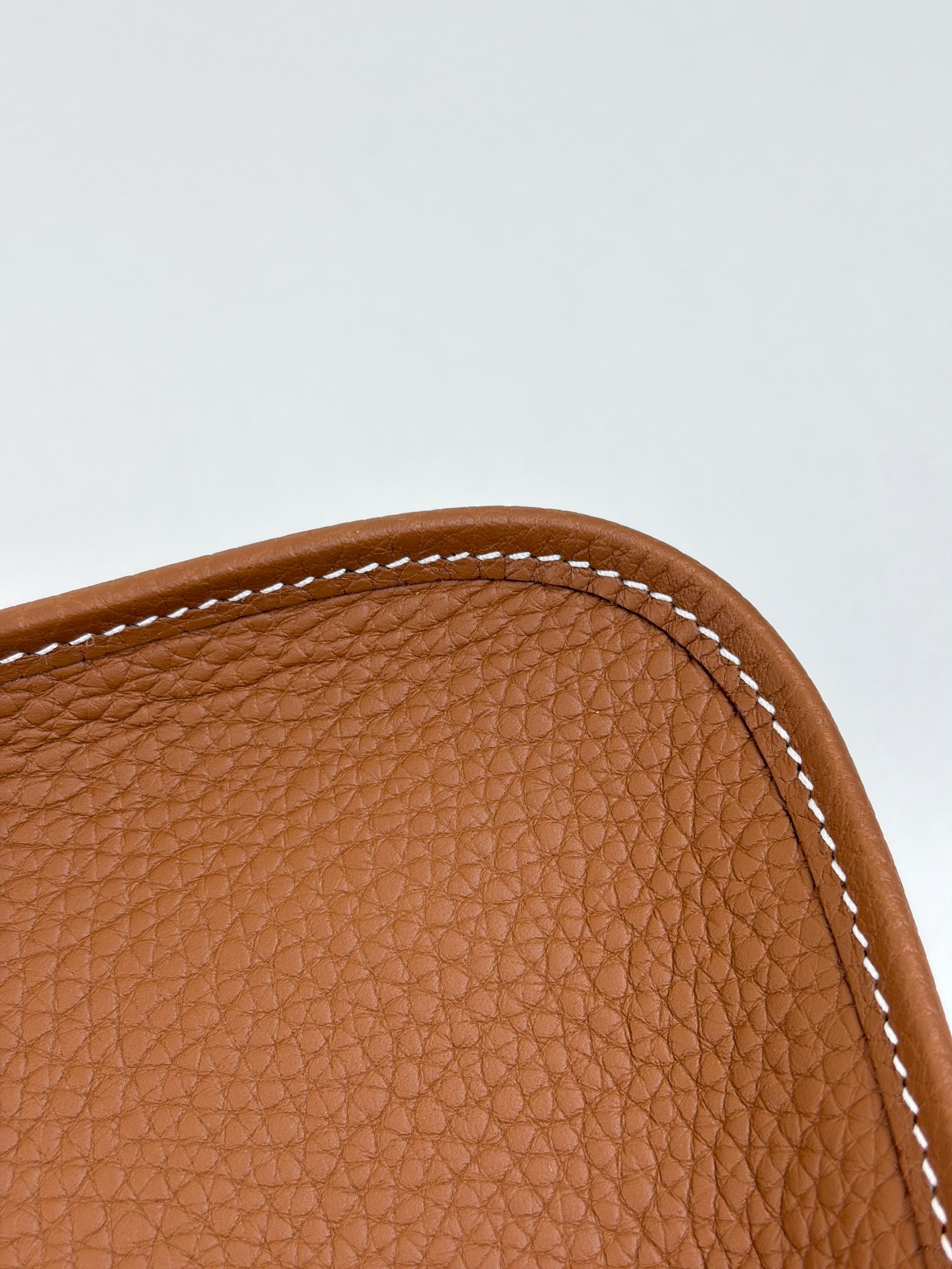Hermes gold taurillon Clemence Evelyne 16 amazon bag