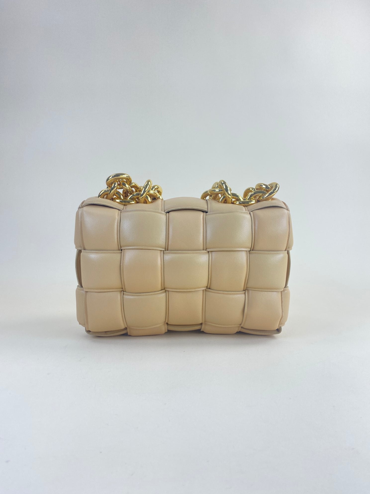 Bottega Veneta maxi intrico padded chain cassette beige