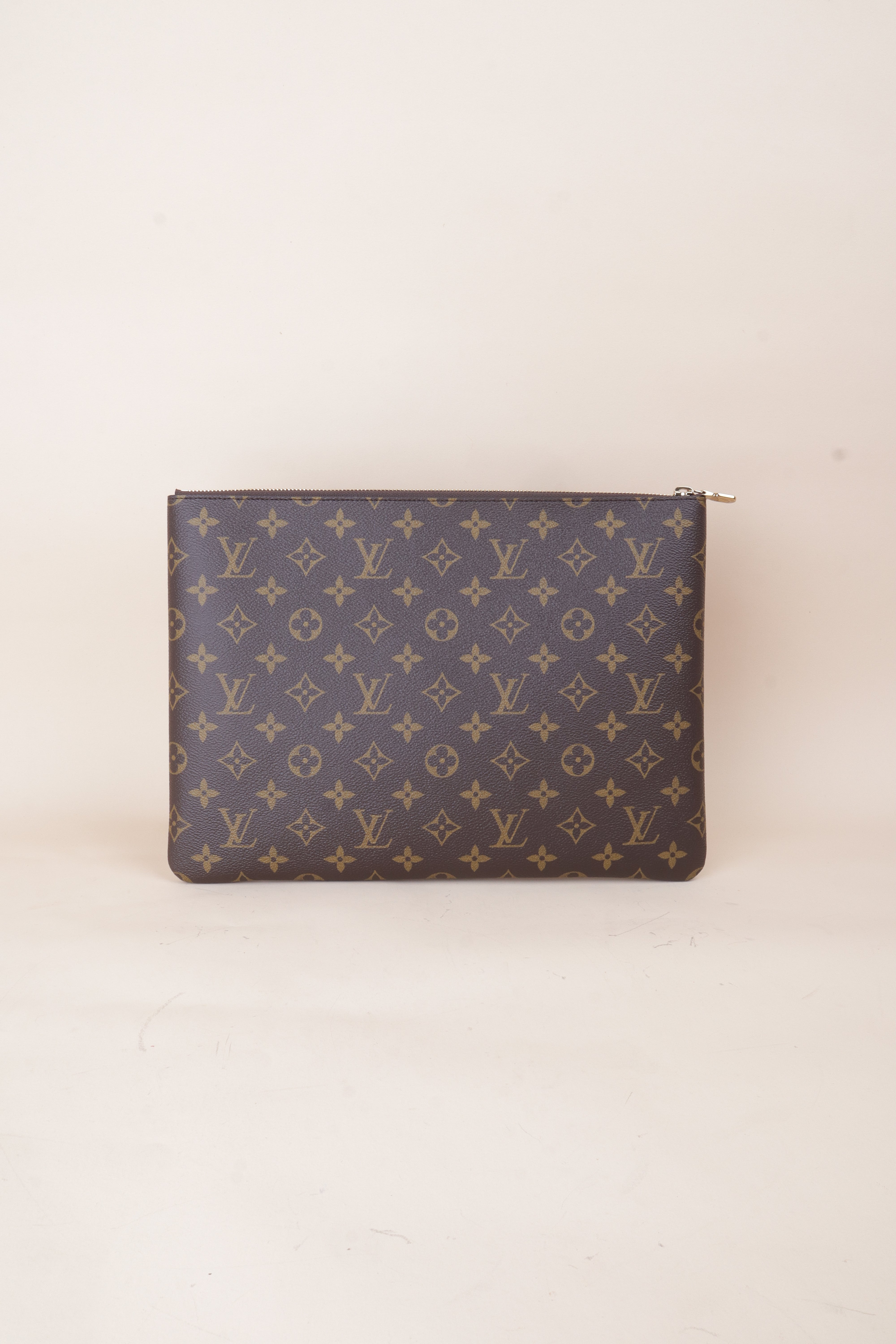 Louis Vuitton key l  Monogram Zip Clutch