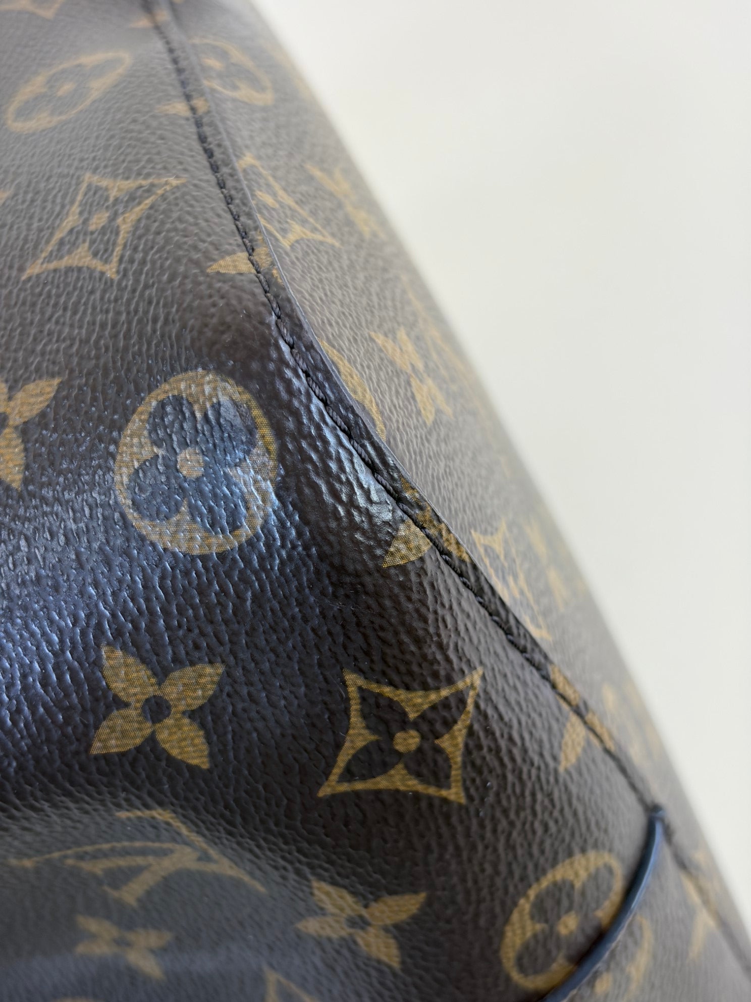 Louis Vuitton Monogram Neo Noe MM Handbag