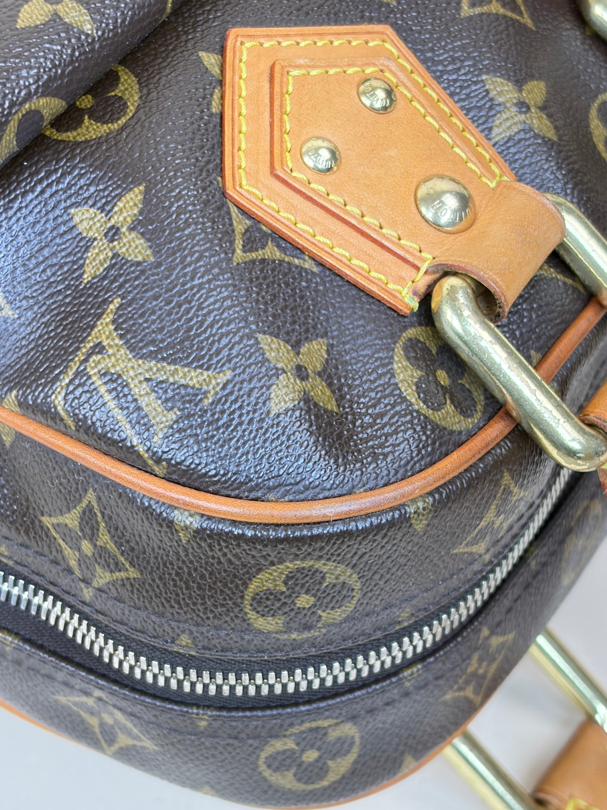 Louis Vuitton Monogram Manhattan GM Tote Bag