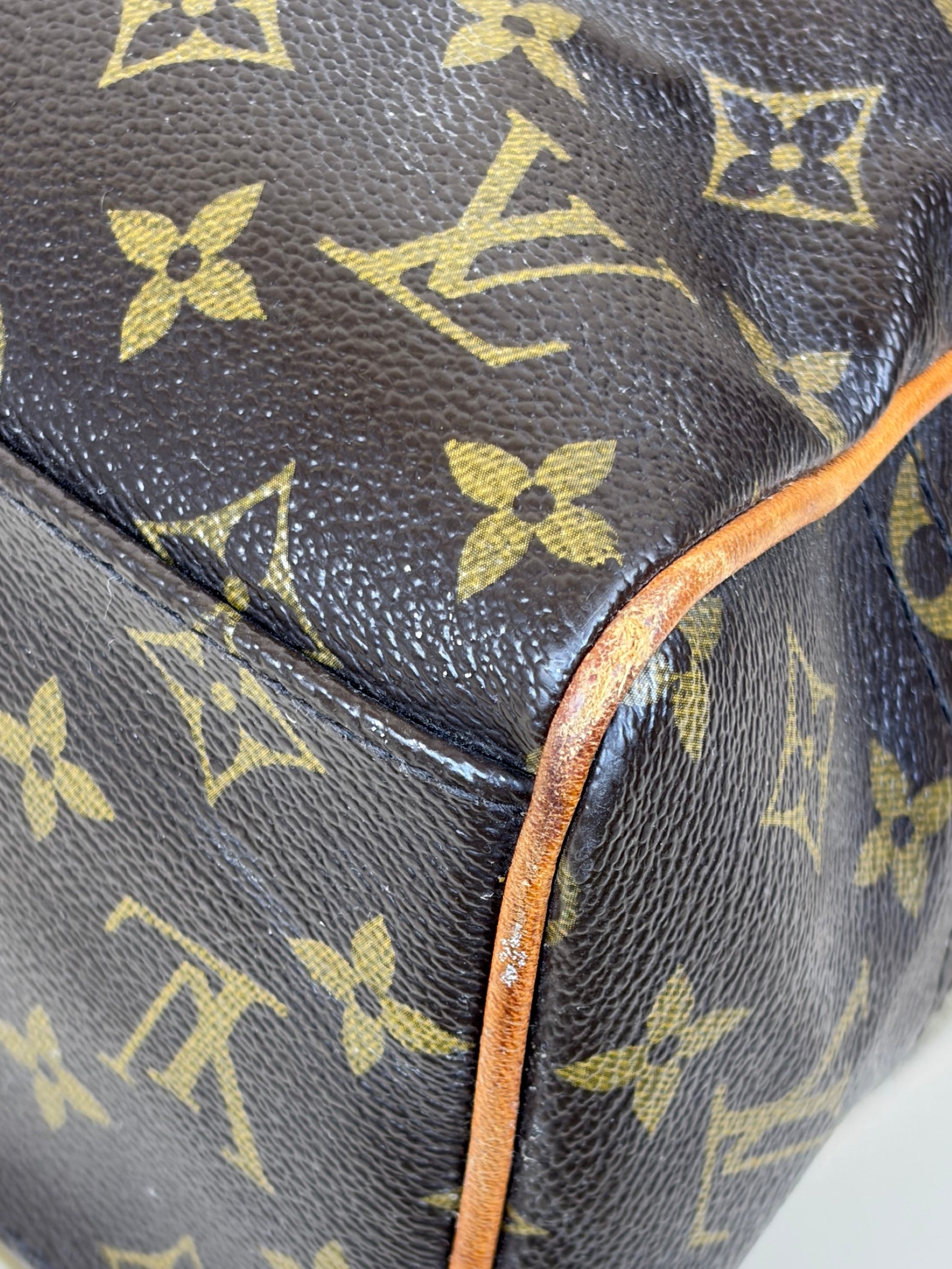 Louis Vuitton Monogram Manhattan GM Tote Bag