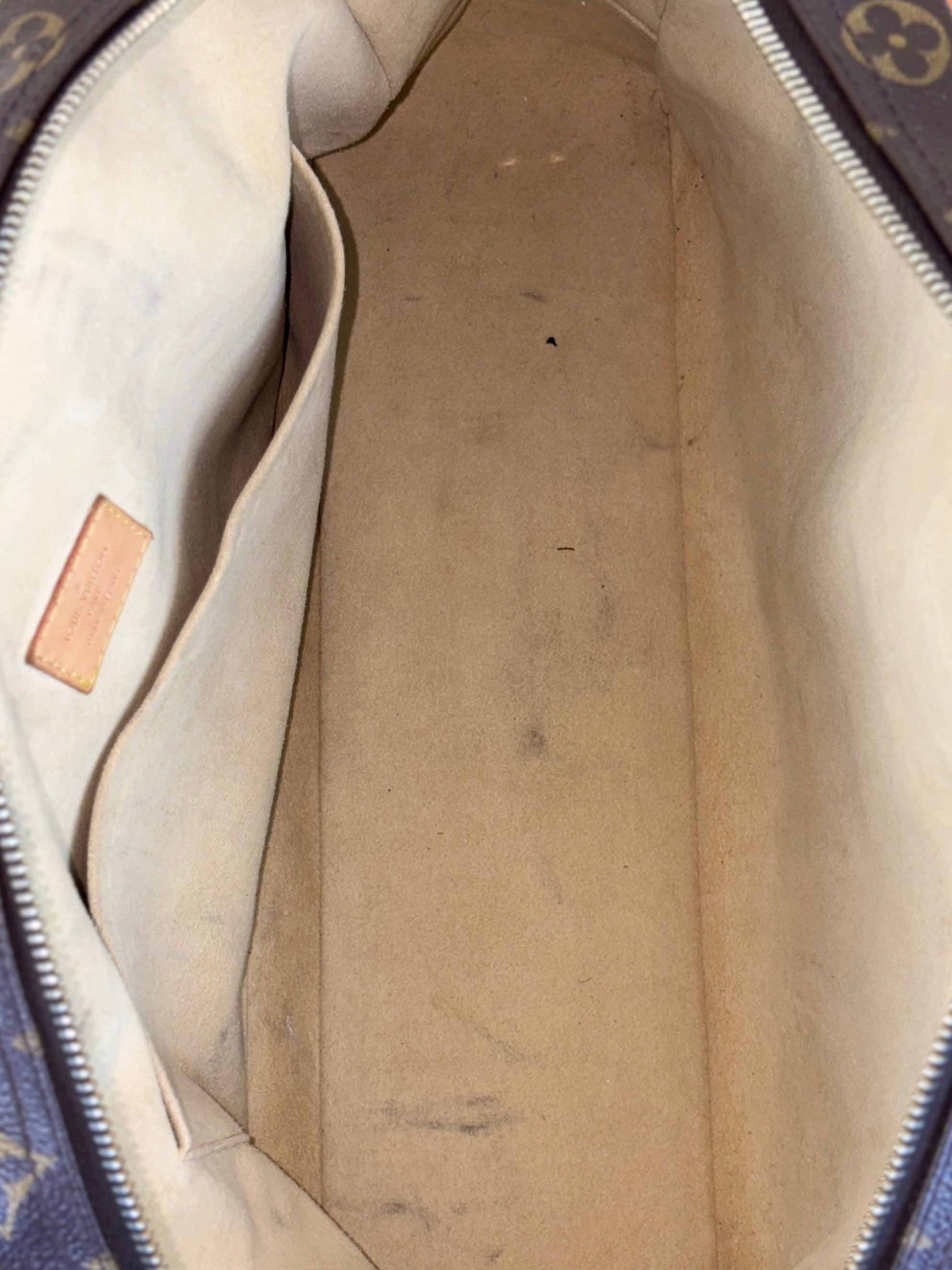 Louis Vuitton Monogram Manhattan GM Tote Bag