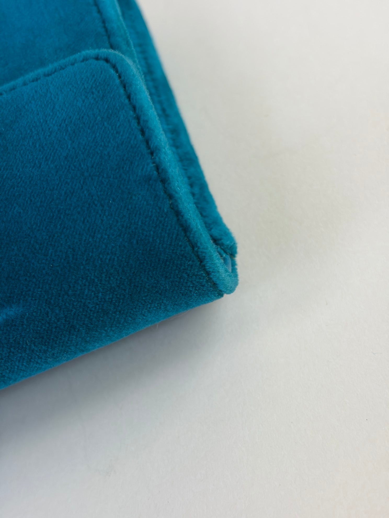 Gucci Turquoise Dionysus velvet crystal clutch