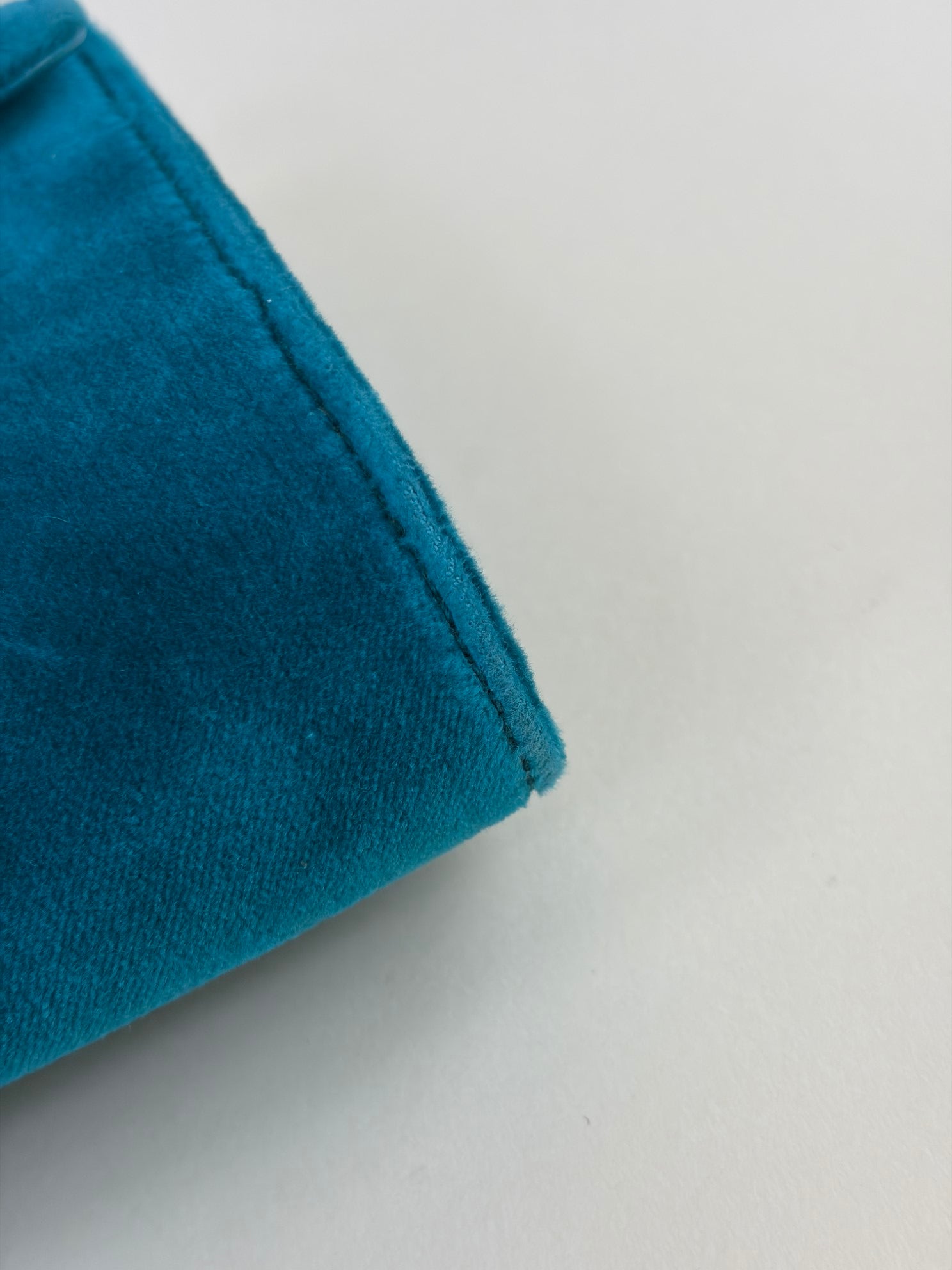 Gucci Turquoise Dionysus velvet crystal clutch