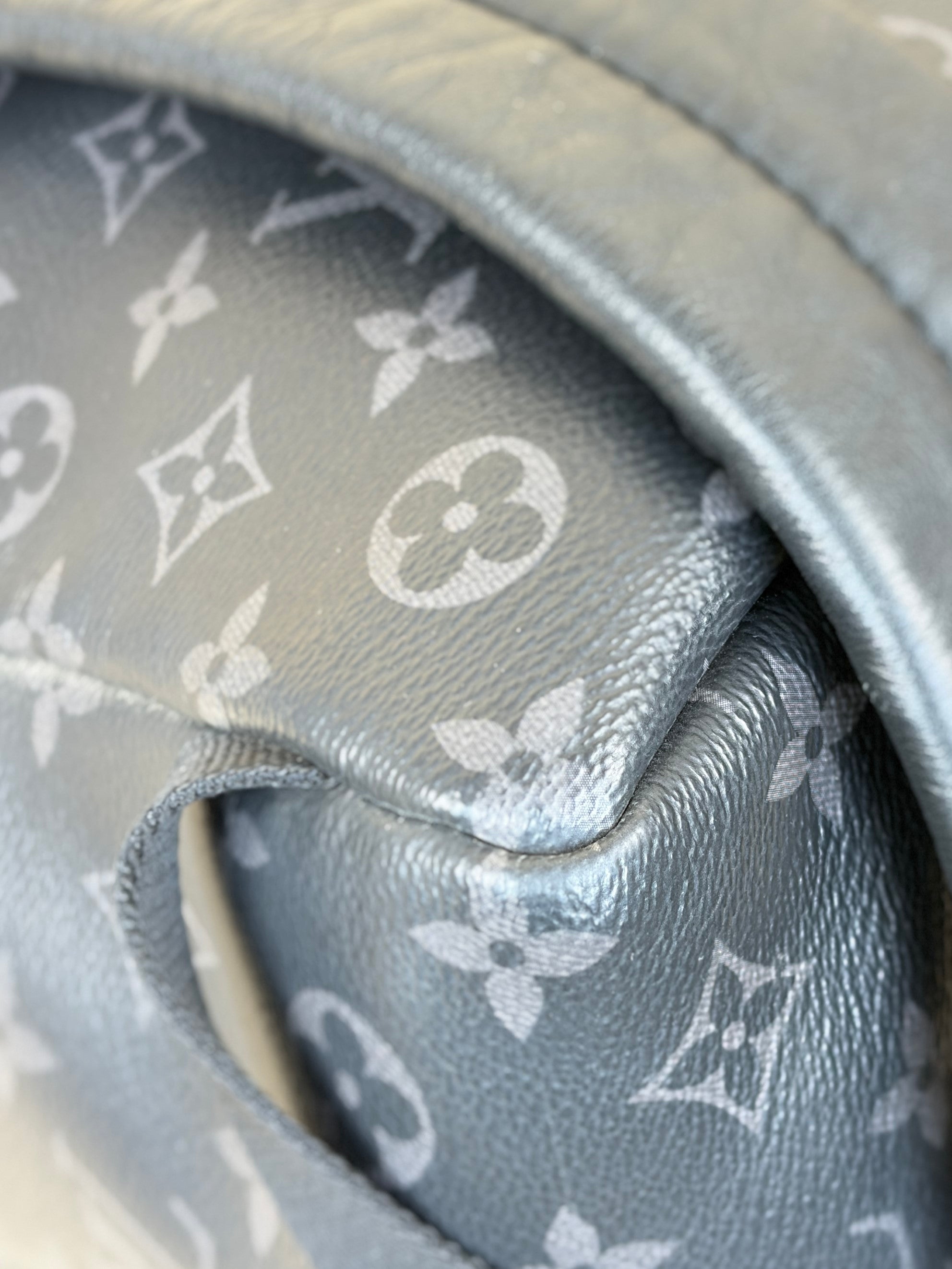 Louis Vuitton monogram eclipse discovers Backpack pm bag