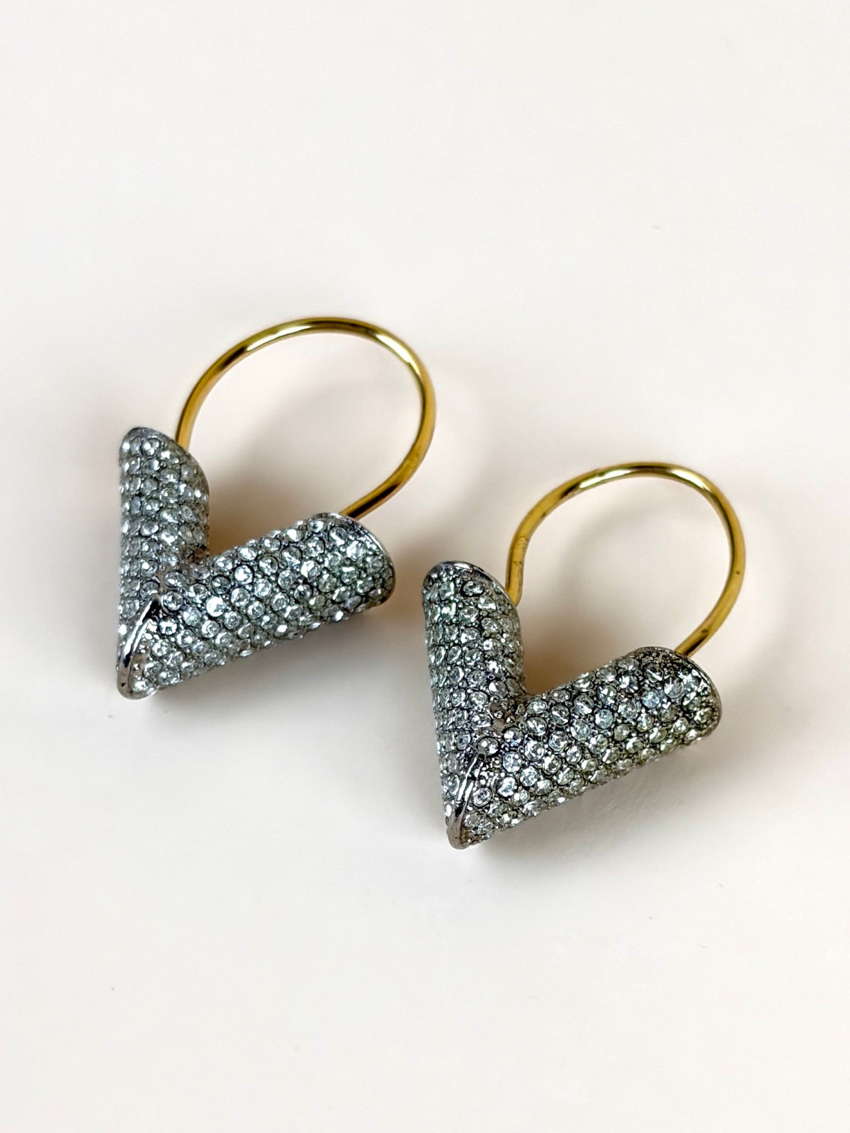 Louis Vuitton crystal essential v hoop earrings