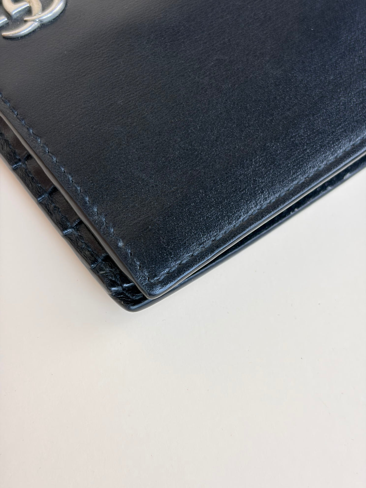 Gucci black leather gg marmont bi fold small wallet
