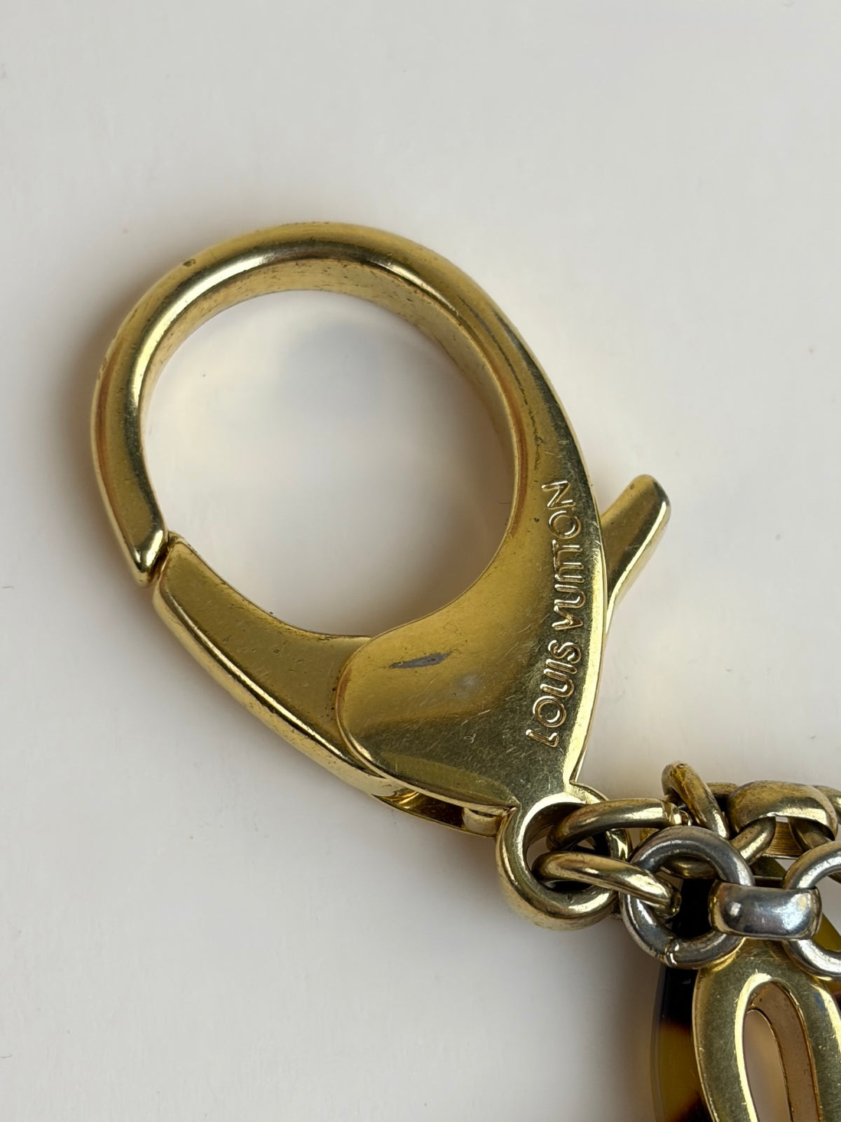 LOUIS VUITTON tortoise shell resin in solence key holder and bag charm