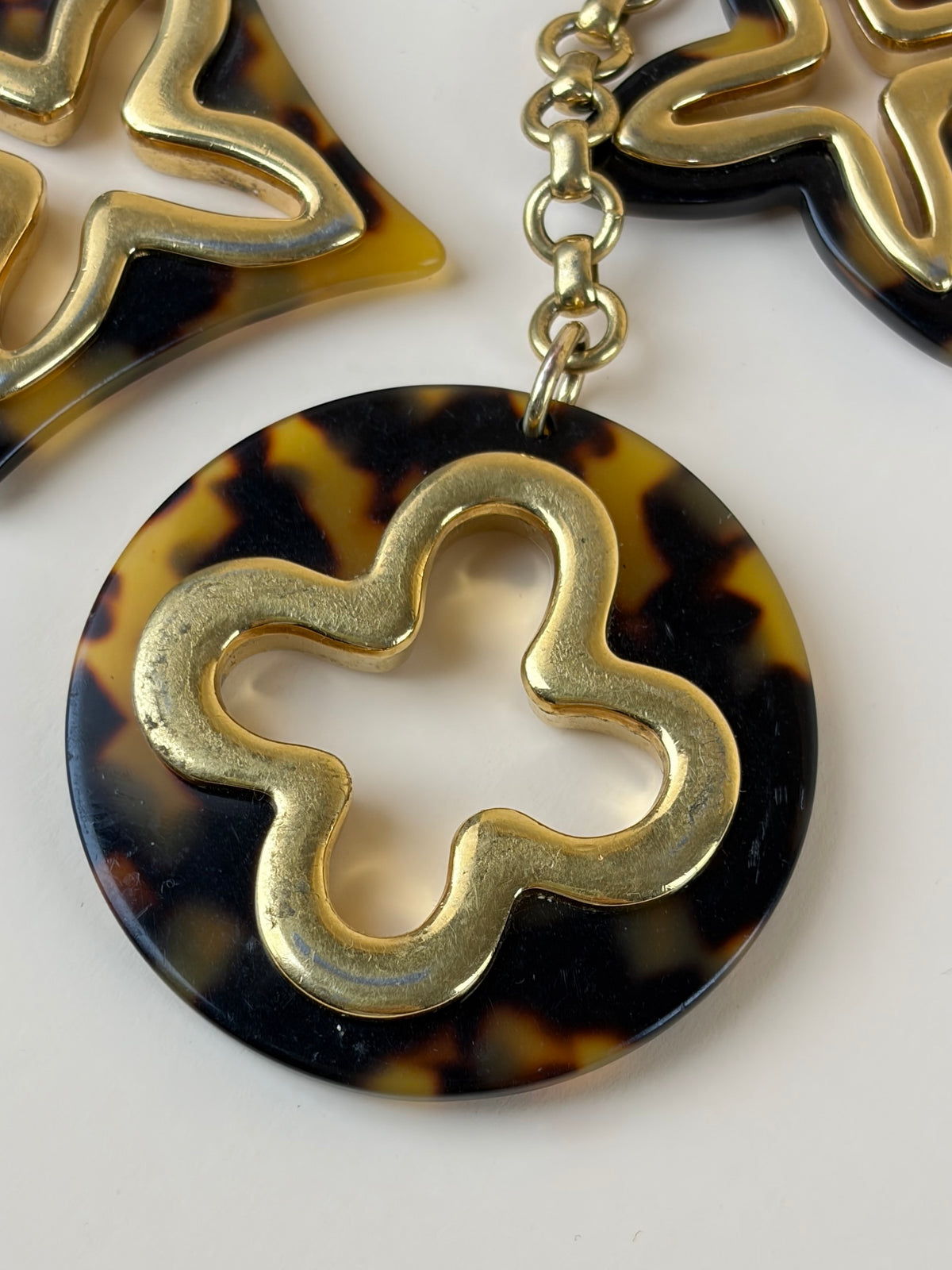 LOUIS VUITTON tortoise shell resin in solence key holder and bag charm