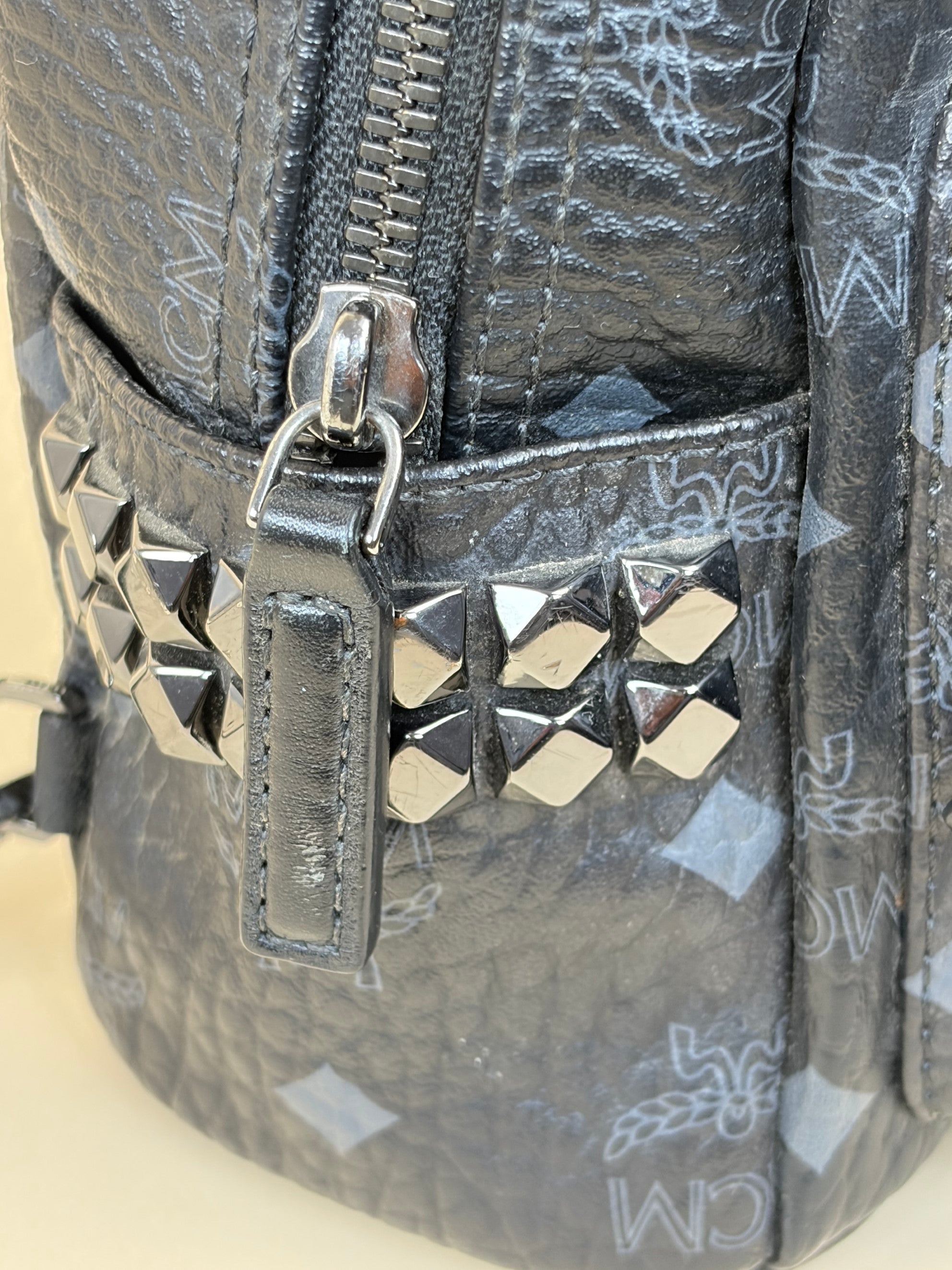 MCM black Stark Bebe Boo Studs Visitos side